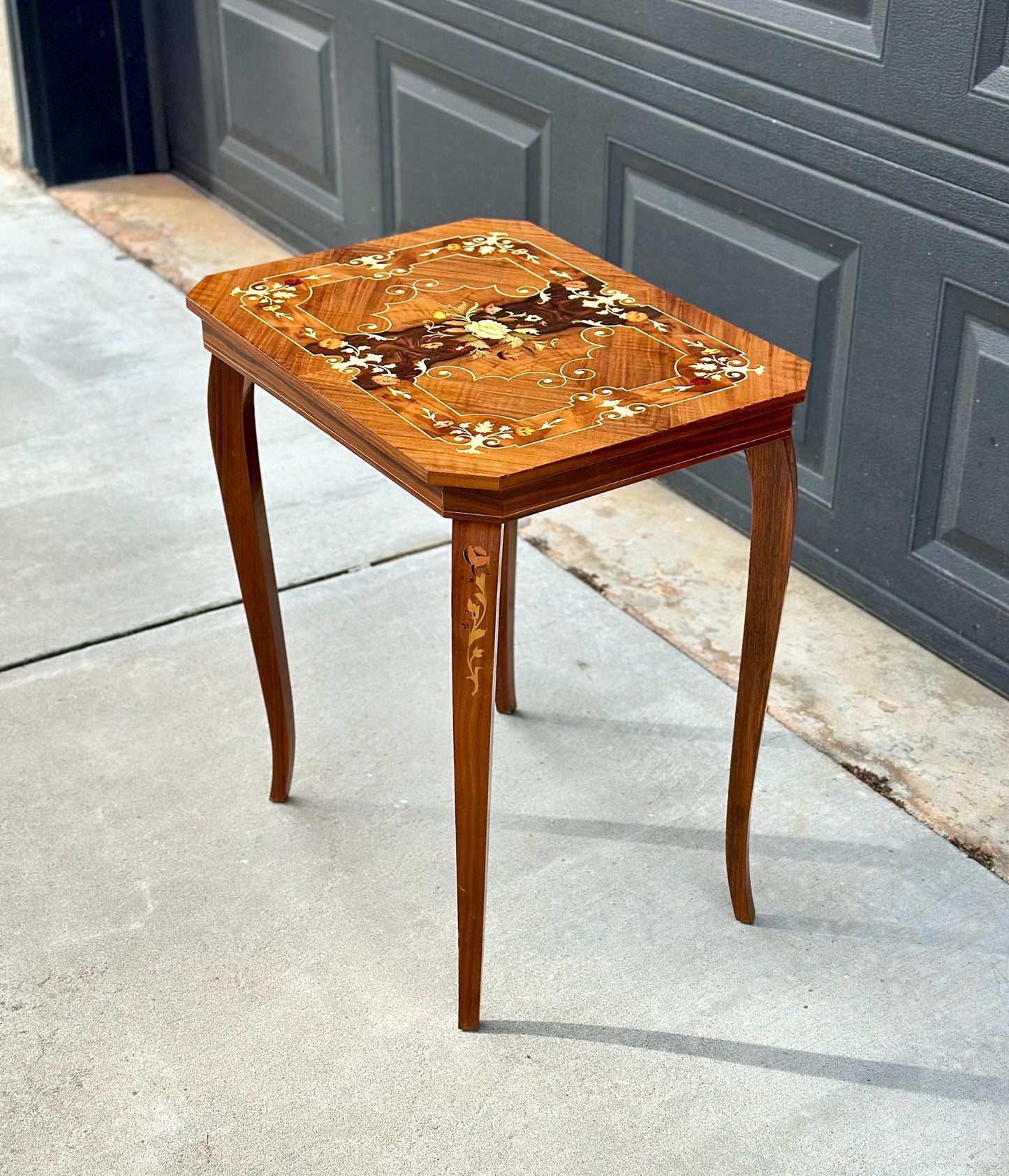 Vintage 1960's Mahogany & Walnut Floral Marquetry Inlaid Italian Side Table