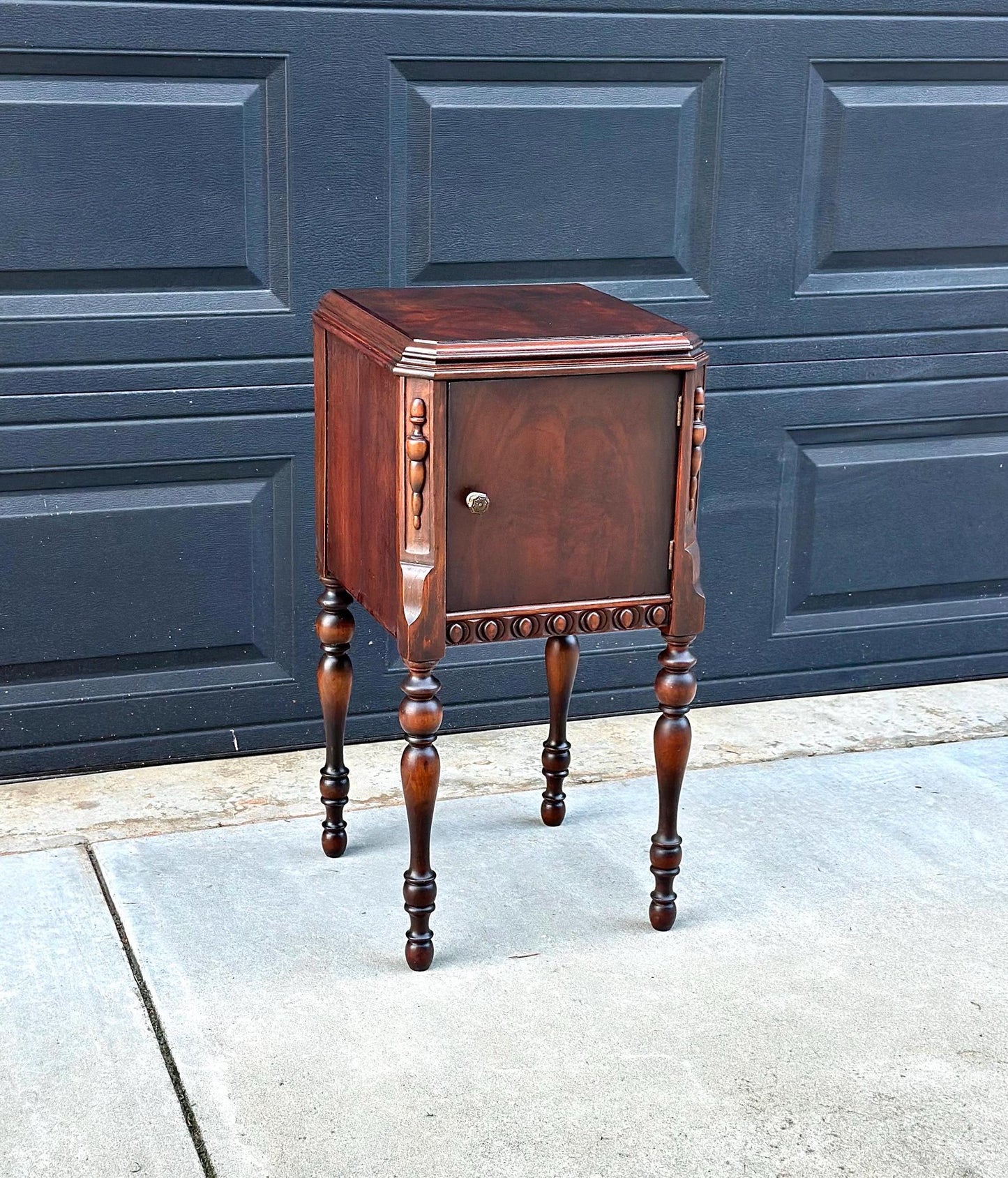 Antique Early 1900’s Small Mahogany Wood Table