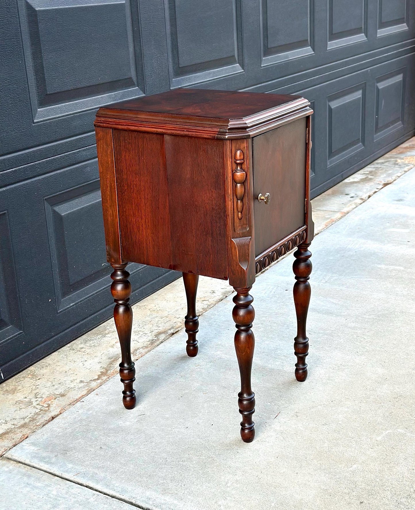 Antique Early 1900’s Small Mahogany Wood Table