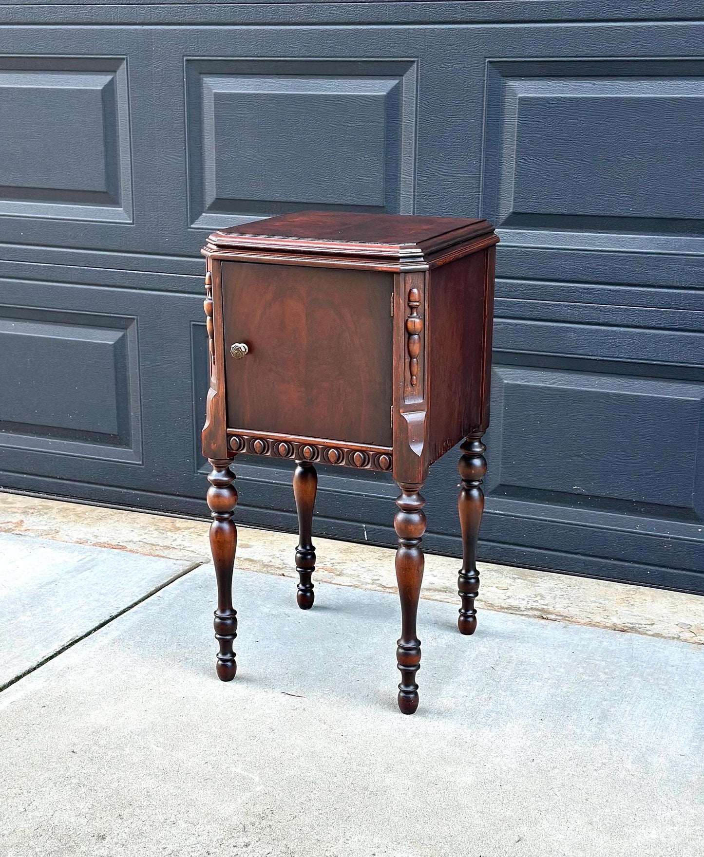 Antique Early 1900’s Small Mahogany Wood Table