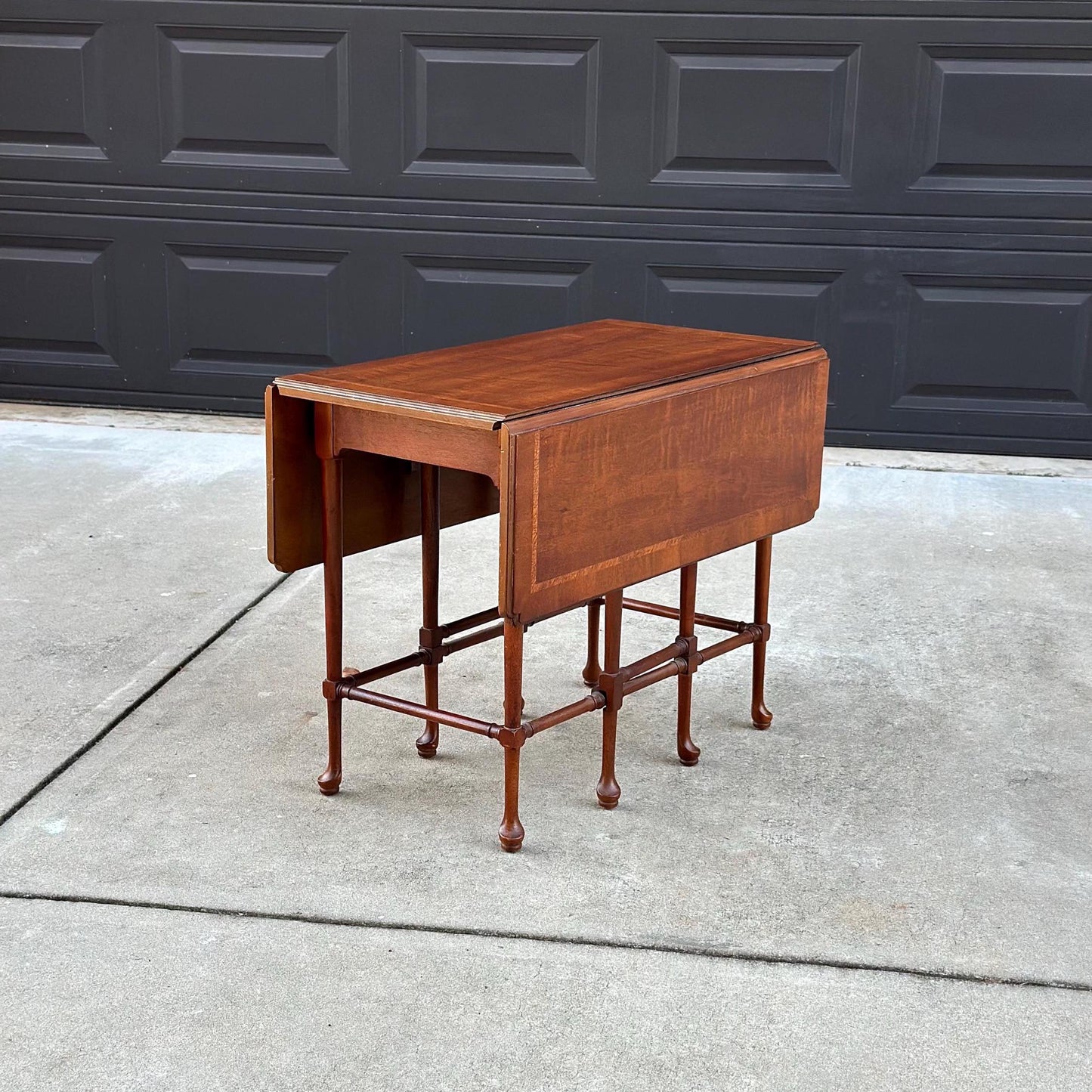 Vintage Mid 1900's Gateleg Drop Leaf Mahogany Tea Table by Henredon