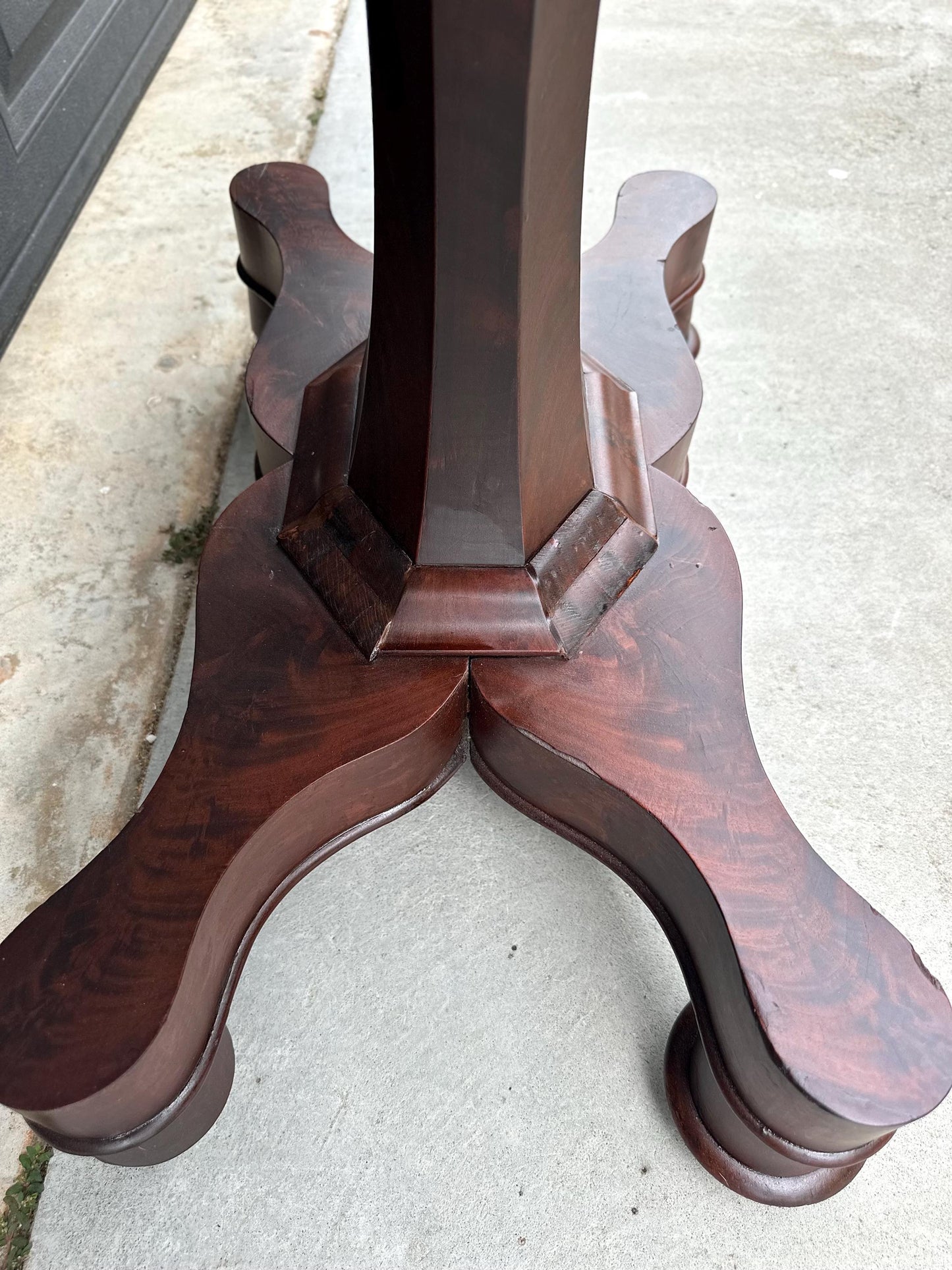 Antique Early 19th C Crotch Mahogany Wood Victorian Expanding Console Accent Table on Casters
