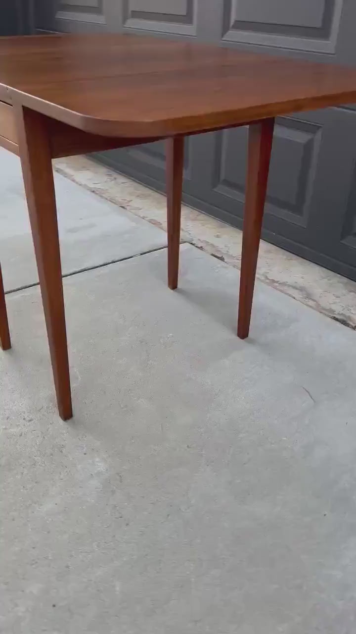 Antique Solid Cherry Sheraton Style Pembroke Drop Leaf Table