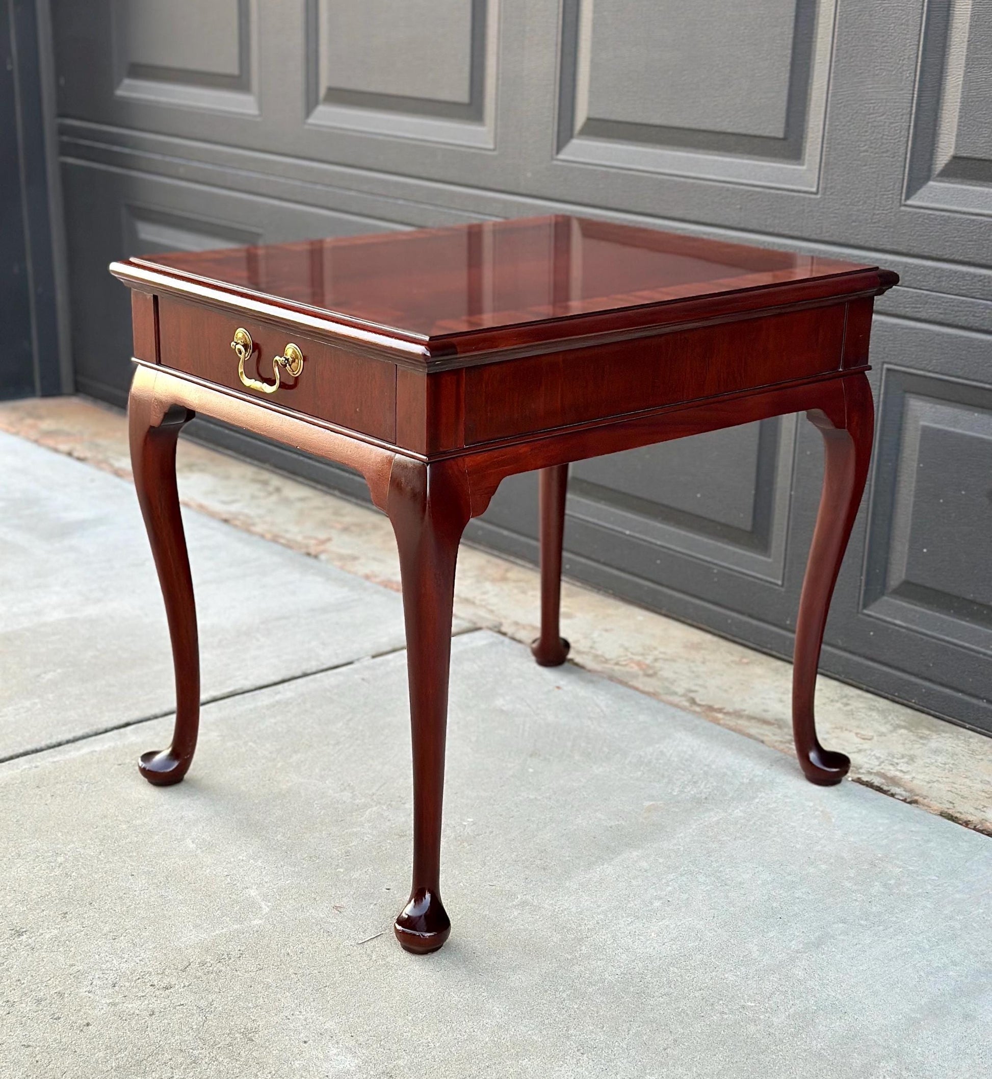Vintage Hickory Chair Co. Mahogany Queen Anne End Table