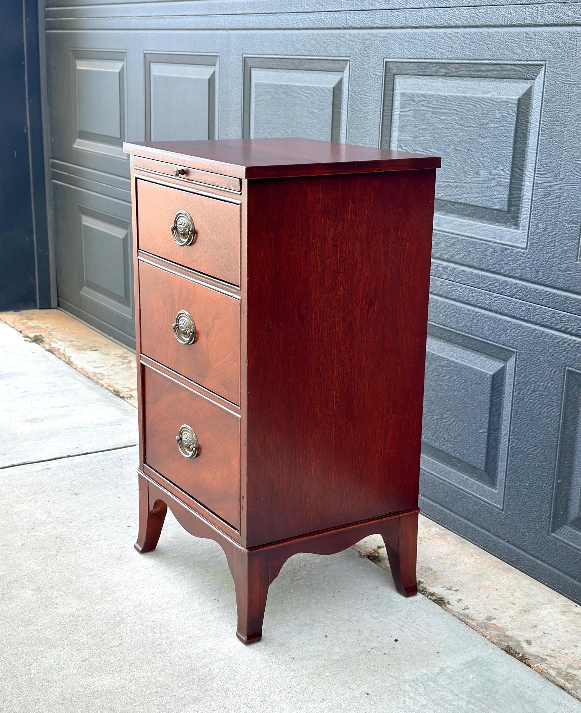 Vintage 1960's Thomasville 3 Drawer Mahogany Nightstand