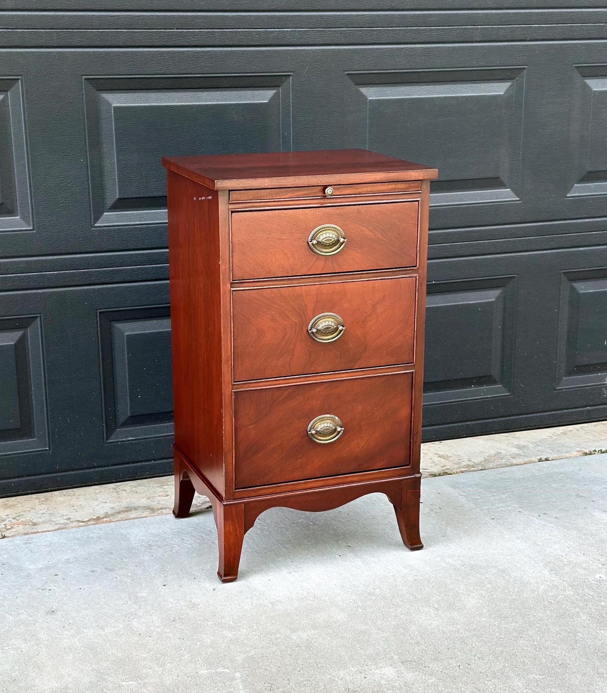 Vintage 1960's Thomasville 3 Drawer Mahogany Nightstand