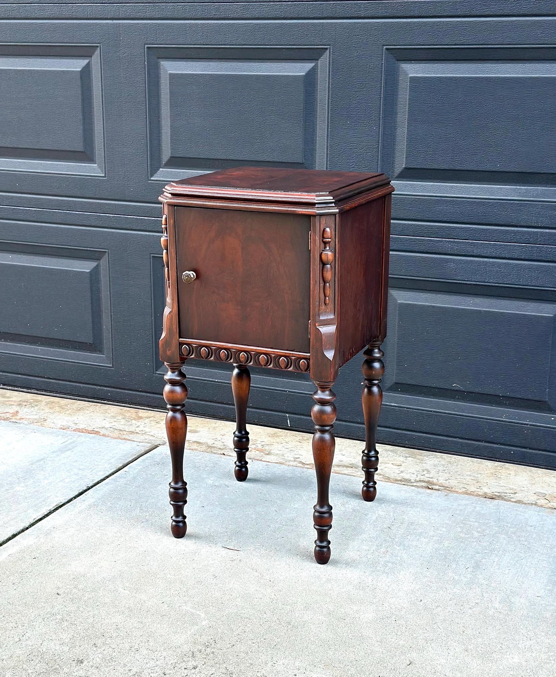 Antique Early 1900’s Small Mahogany Wood Table