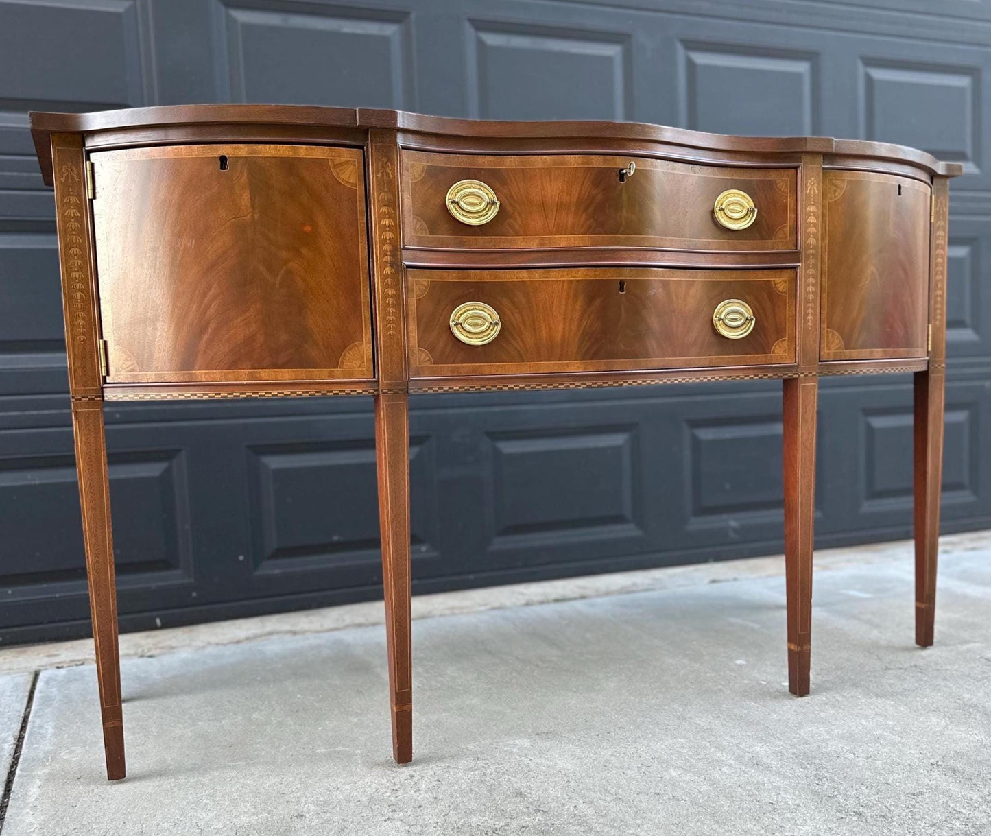 Vintage Mid 1900's Sheraton Serpentine Front Councill Craftsmen Inlaid Mahogany Buffet Console Table
