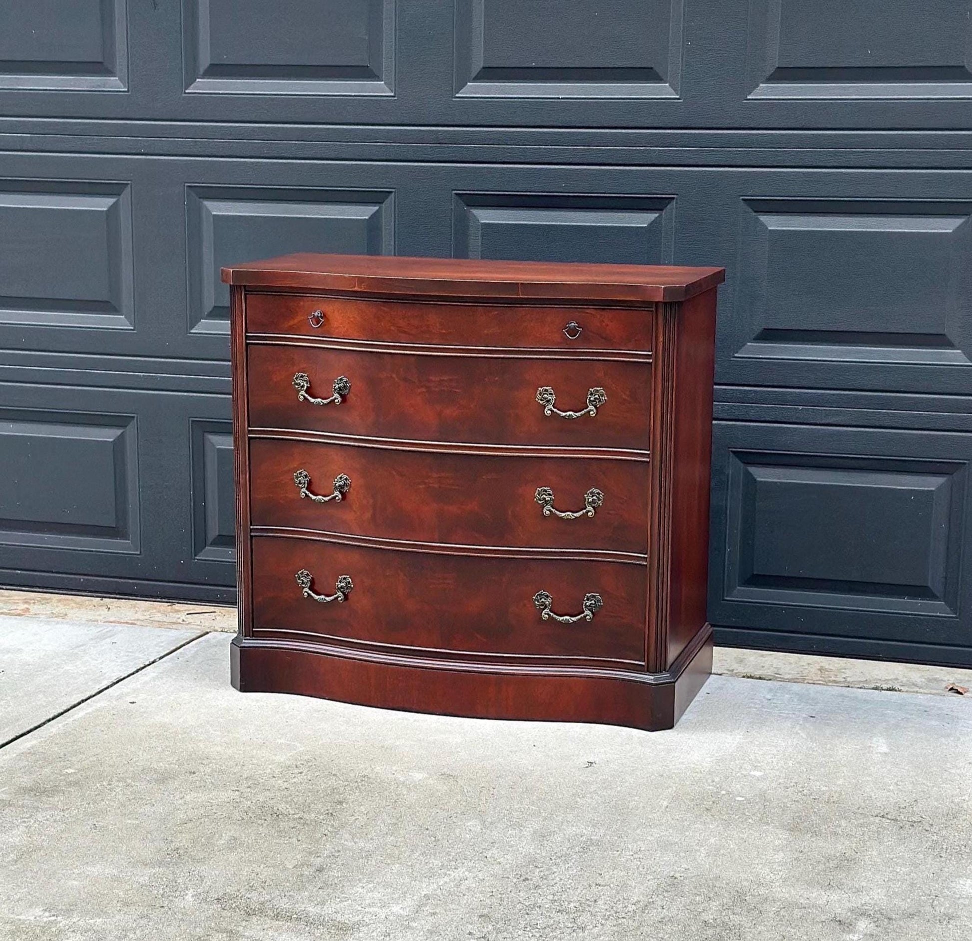 Vintage Mid 1900’s Traditional Mahogany Wood Bachelor Chest