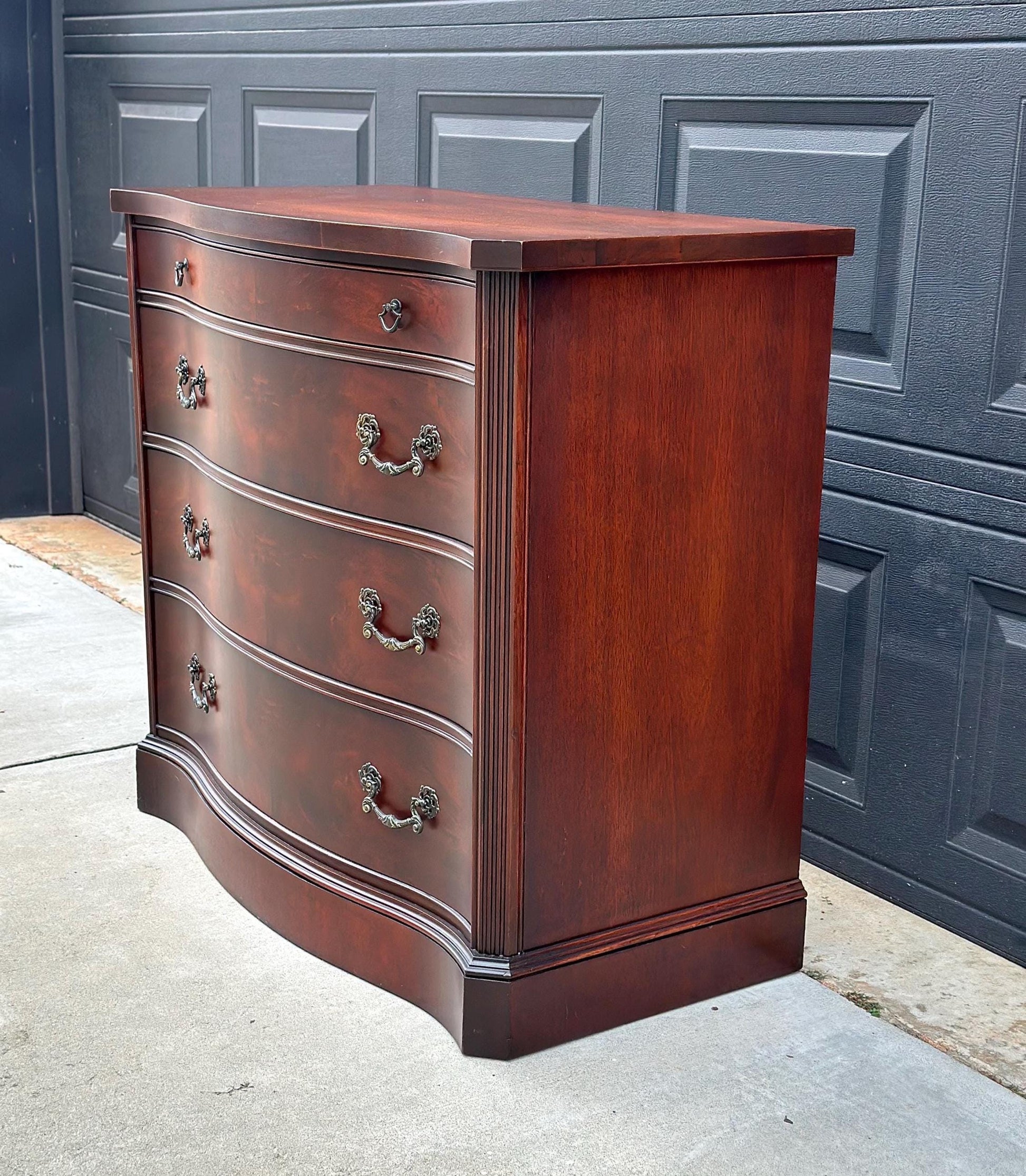 Vintage Mid 1900’s Traditional Mahogany Wood Bachelor Chest