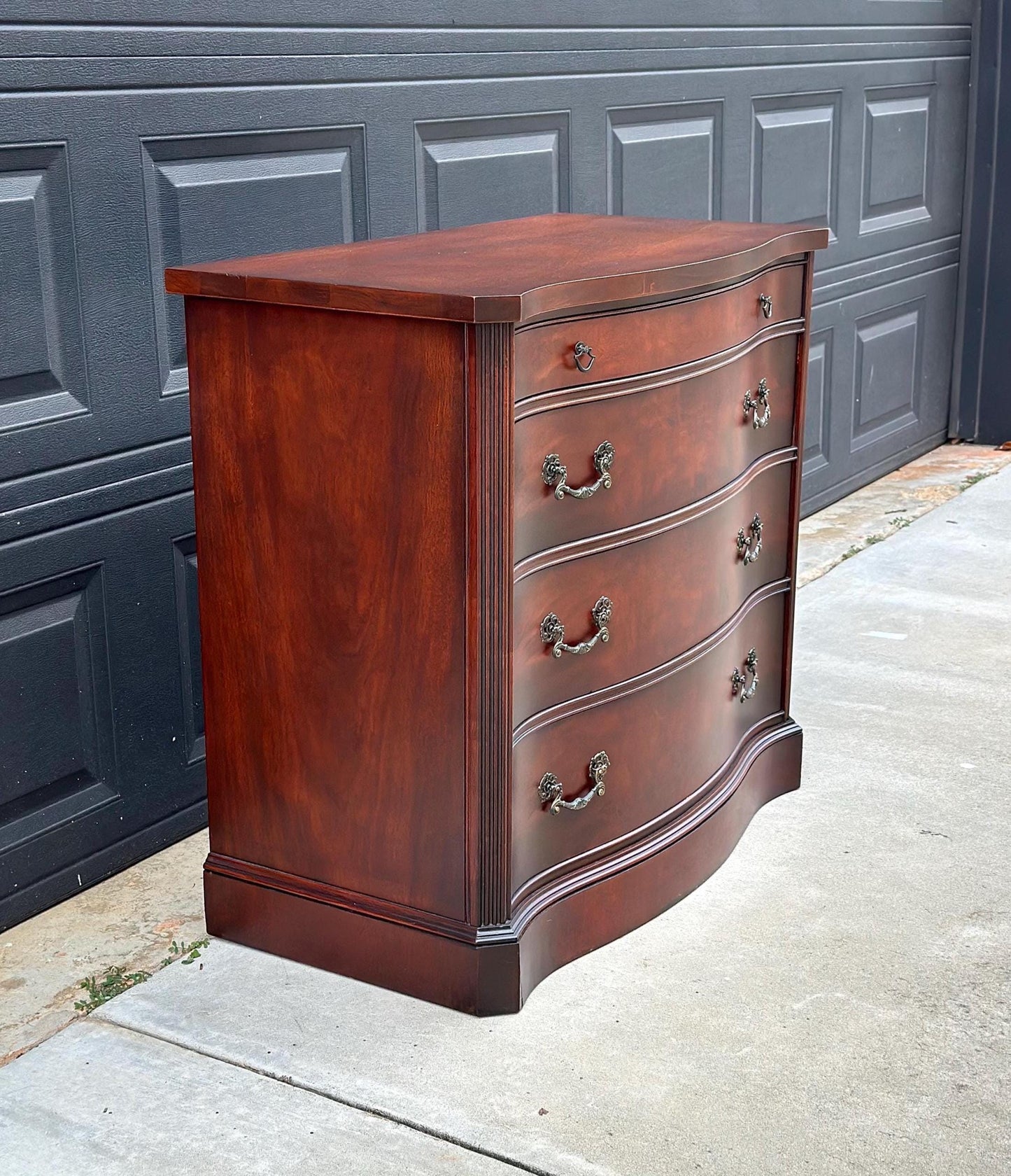 Vintage Mid 1900’s Traditional Mahogany Wood Bachelor Chest