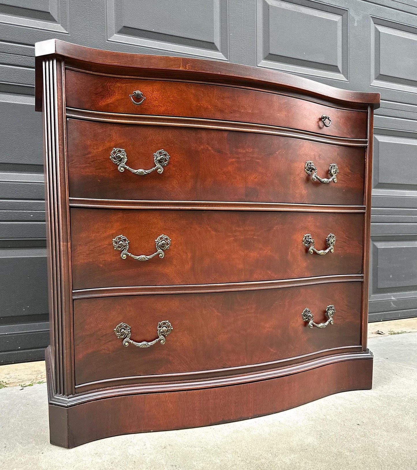 Vintage Mid 1900’s Traditional Mahogany Wood Bachelor Chest
