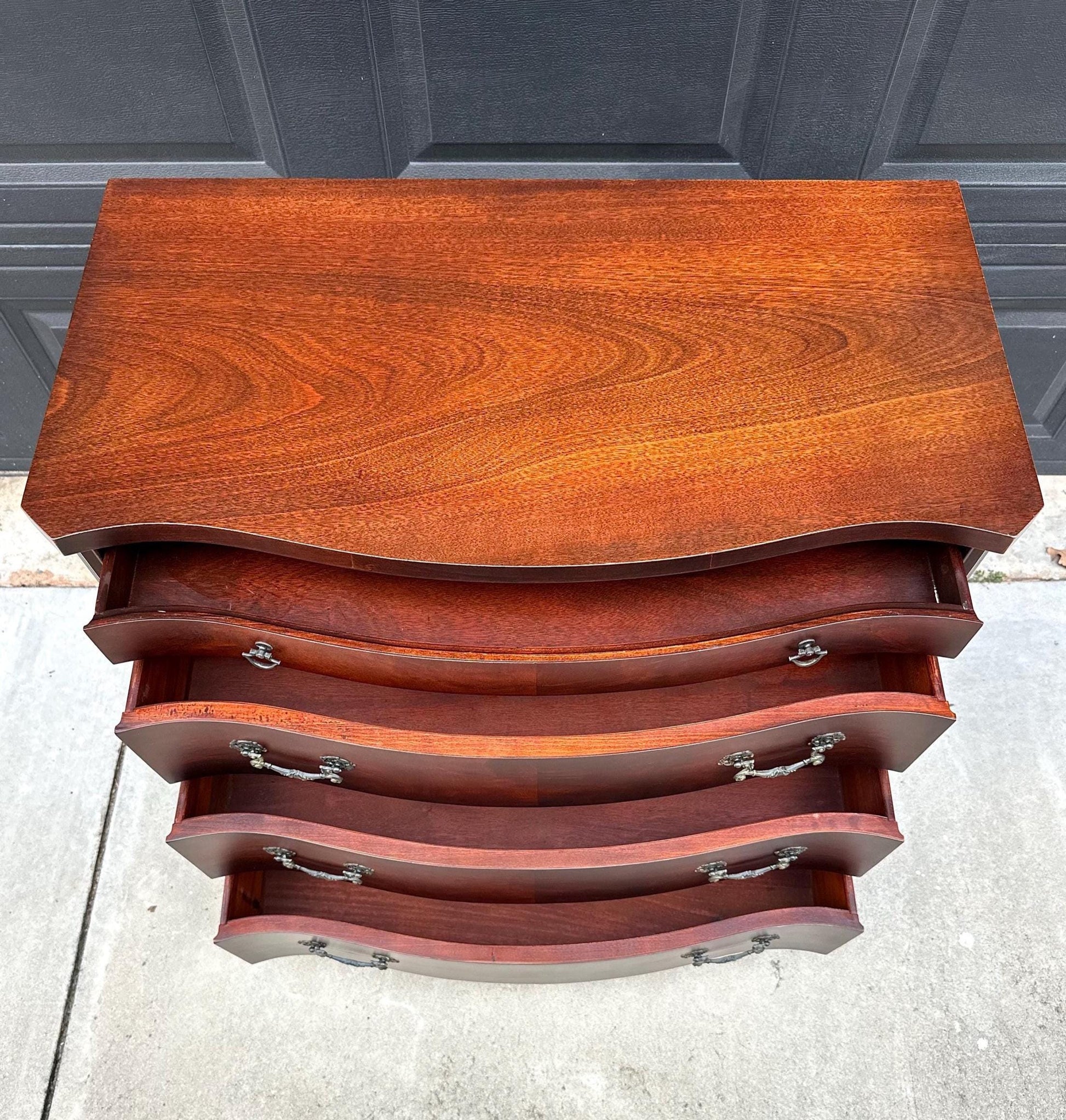 Vintage Mid 1900’s Traditional Mahogany Wood Bachelor Chest