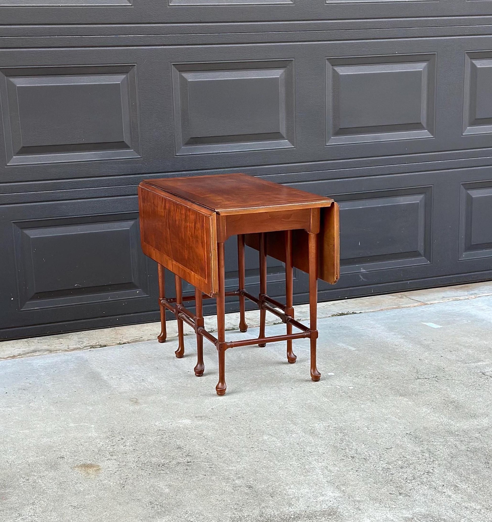 Vintage Mid 1900's Gateleg Drop Leaf Mahogany Tea Table by Henredon
