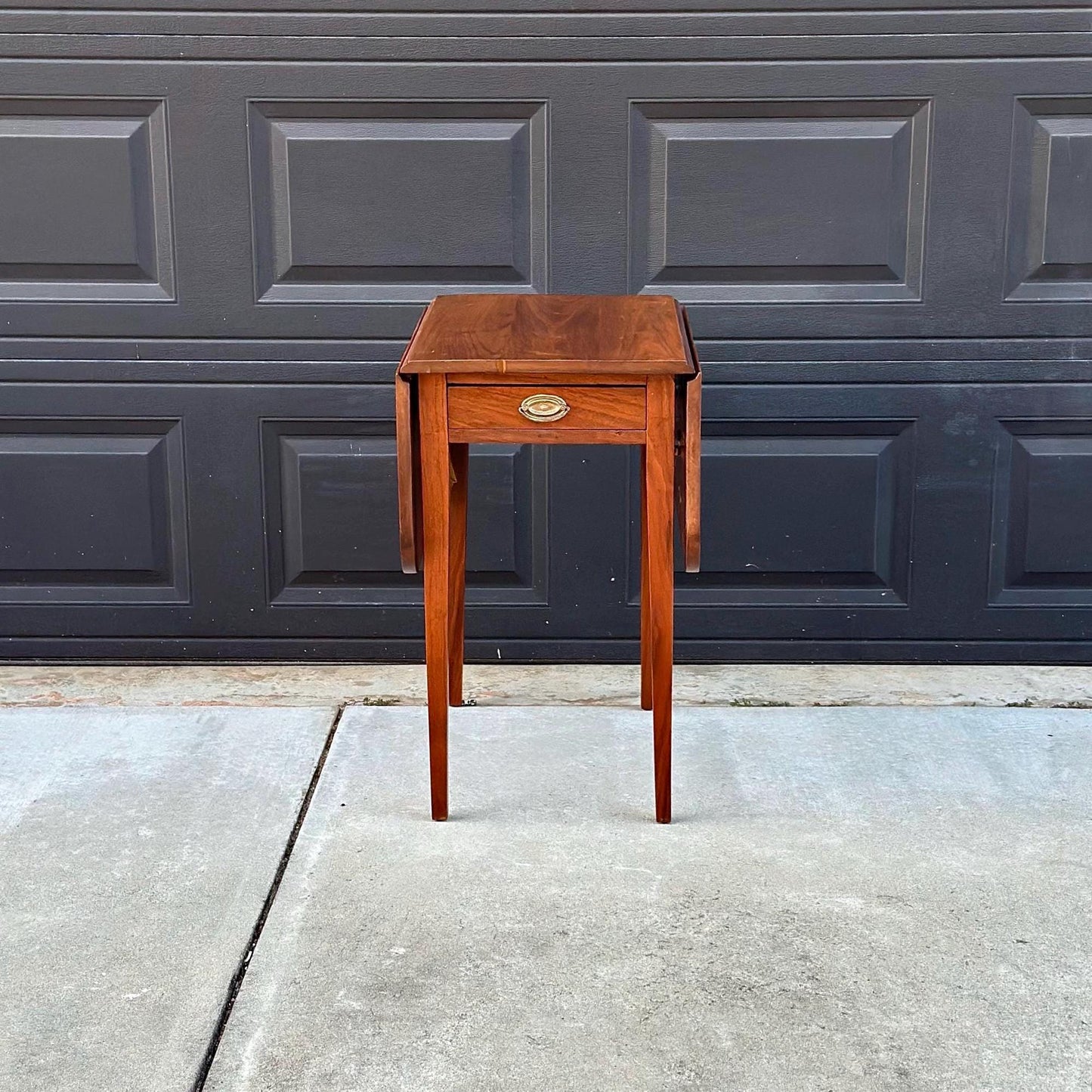 Antique Early 1900's Solid Wood Hepplewhite Cherry Drop-Leaf Table