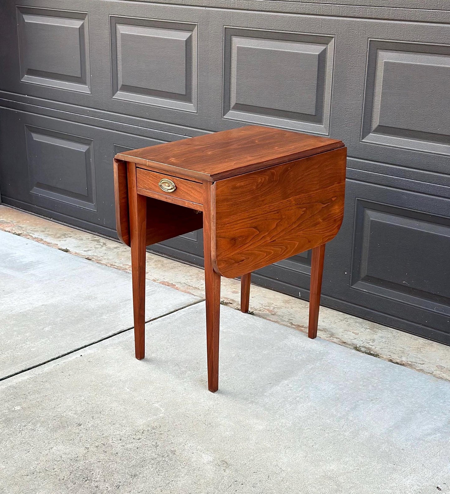 Antique Early 1900's Solid Wood Hepplewhite Cherry Drop-Leaf Table