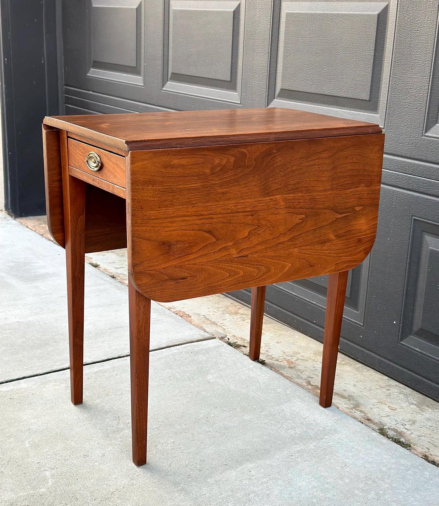 Antique Early 1900's Solid Wood Hepplewhite Cherry Drop-Leaf Table