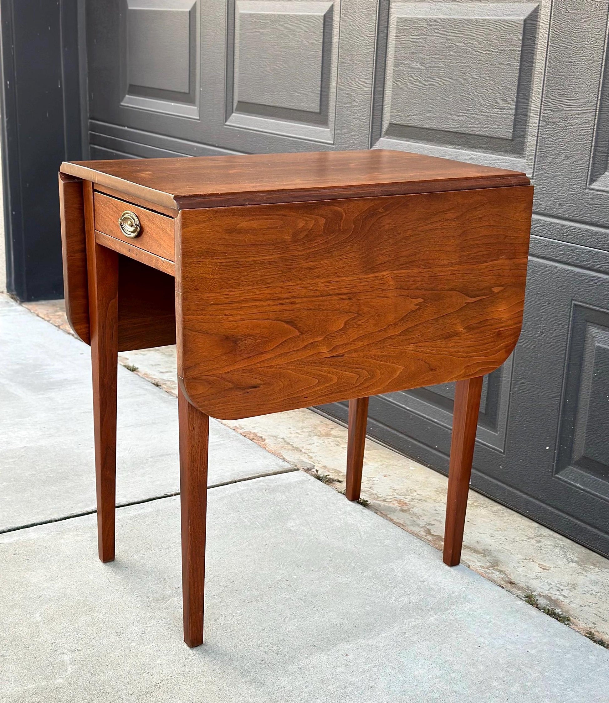 Antique Early 1900's Solid Wood Hepplewhite Cherry Drop-Leaf Table