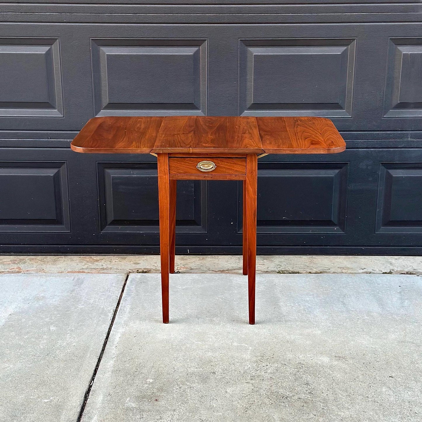 Antique Early 1900's Solid Wood Hepplewhite Cherry Drop-Leaf Table