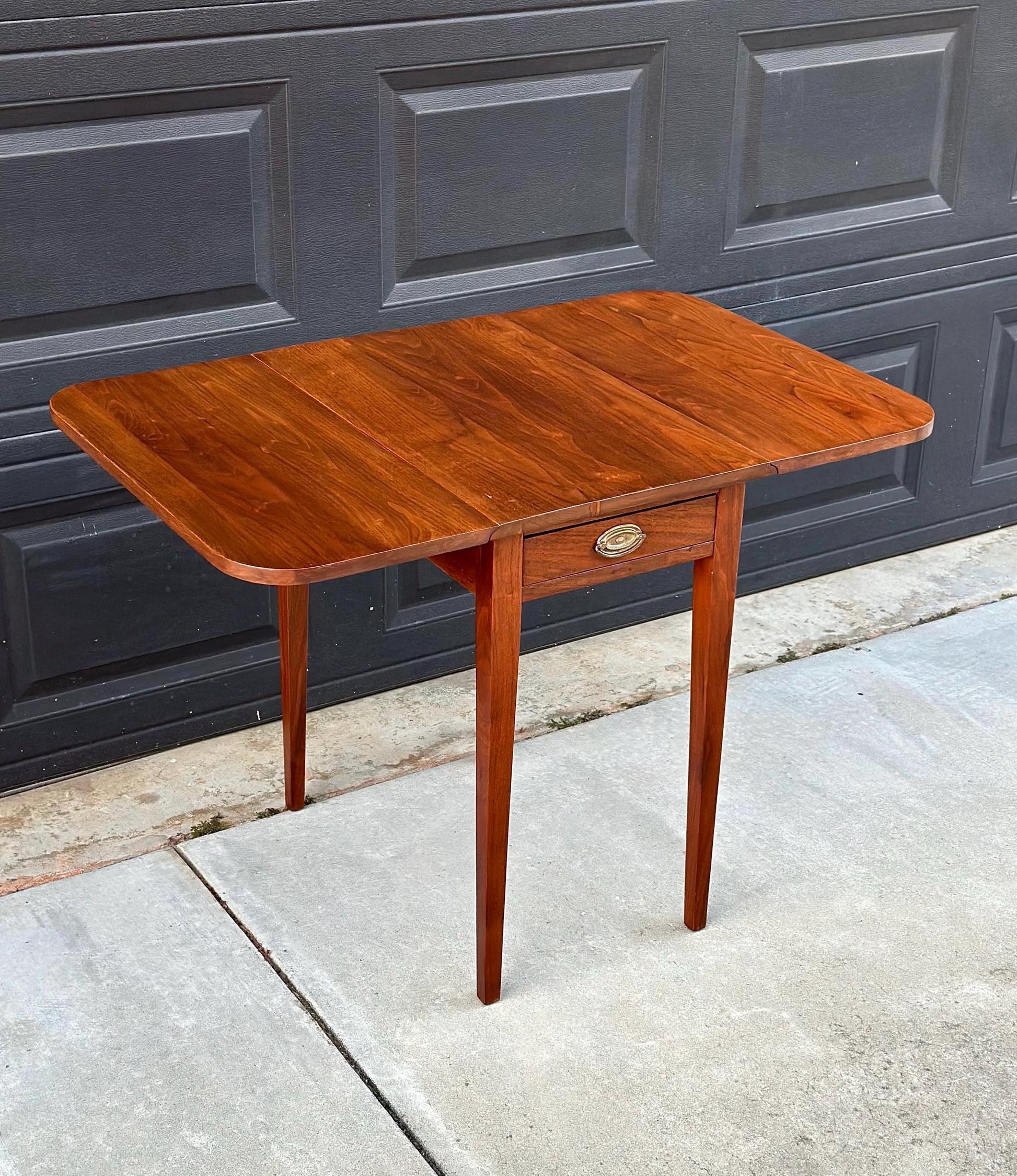 Antique Early 1900's Solid Wood Hepplewhite Cherry Drop-Leaf Table