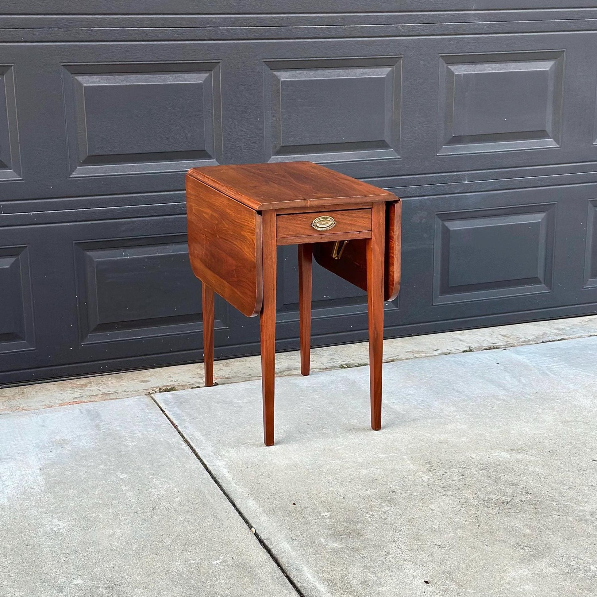 Antique Early 1900's Solid Wood Hepplewhite Cherry Drop-Leaf Table