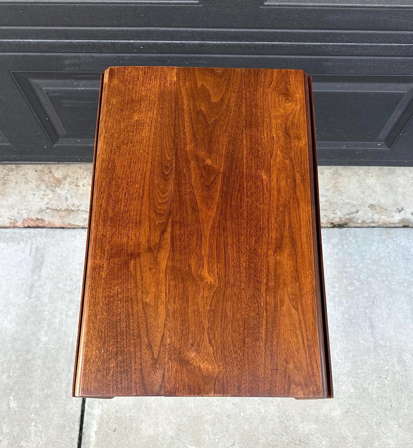 Antique Early 1900's Solid Wood Hepplewhite Cherry Drop-Leaf Table