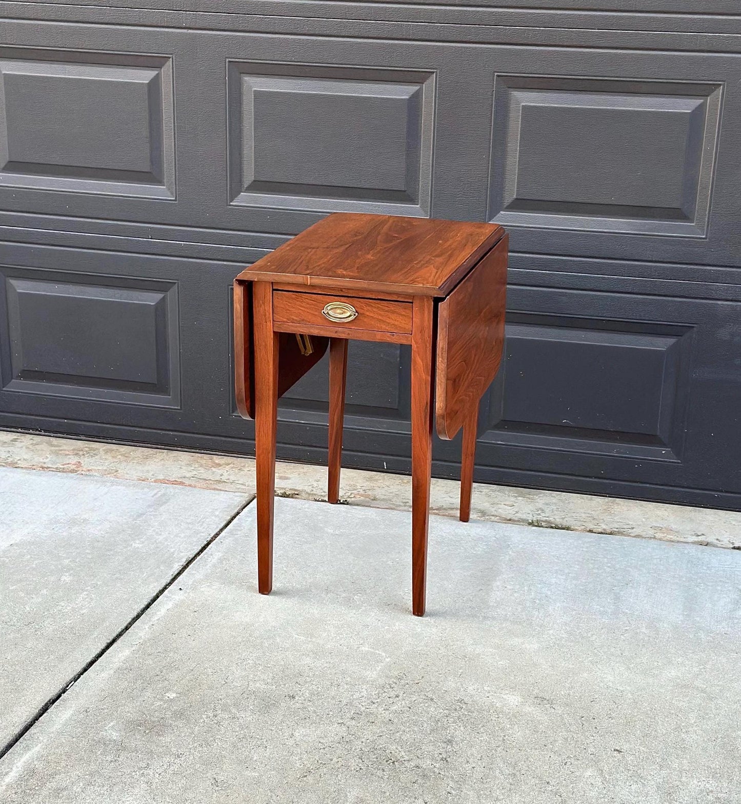 Antique Early 1900's Solid Wood Hepplewhite Cherry Drop-Leaf Table