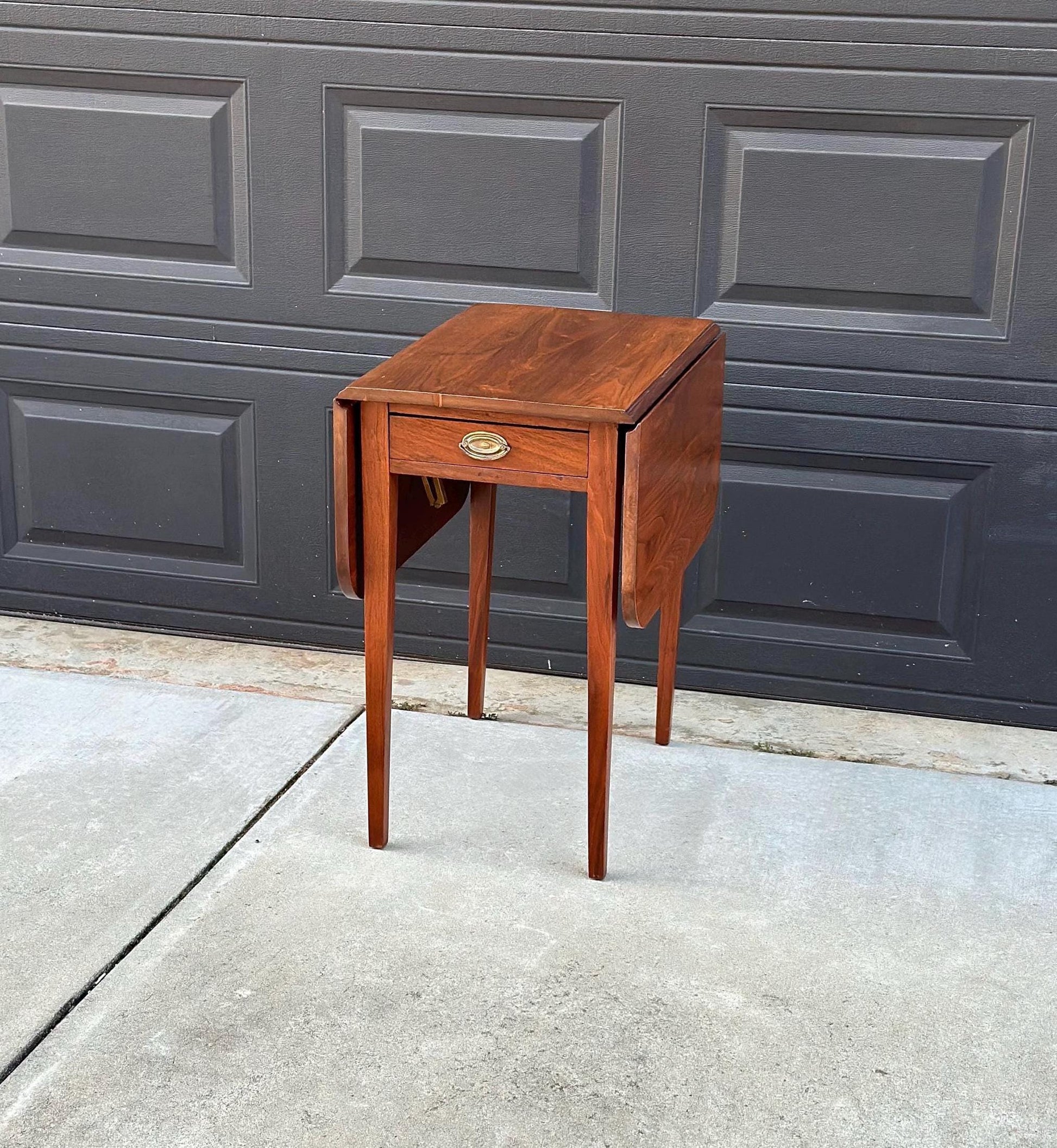 Antique Early 1900's Solid Wood Hepplewhite Cherry Drop-Leaf Table