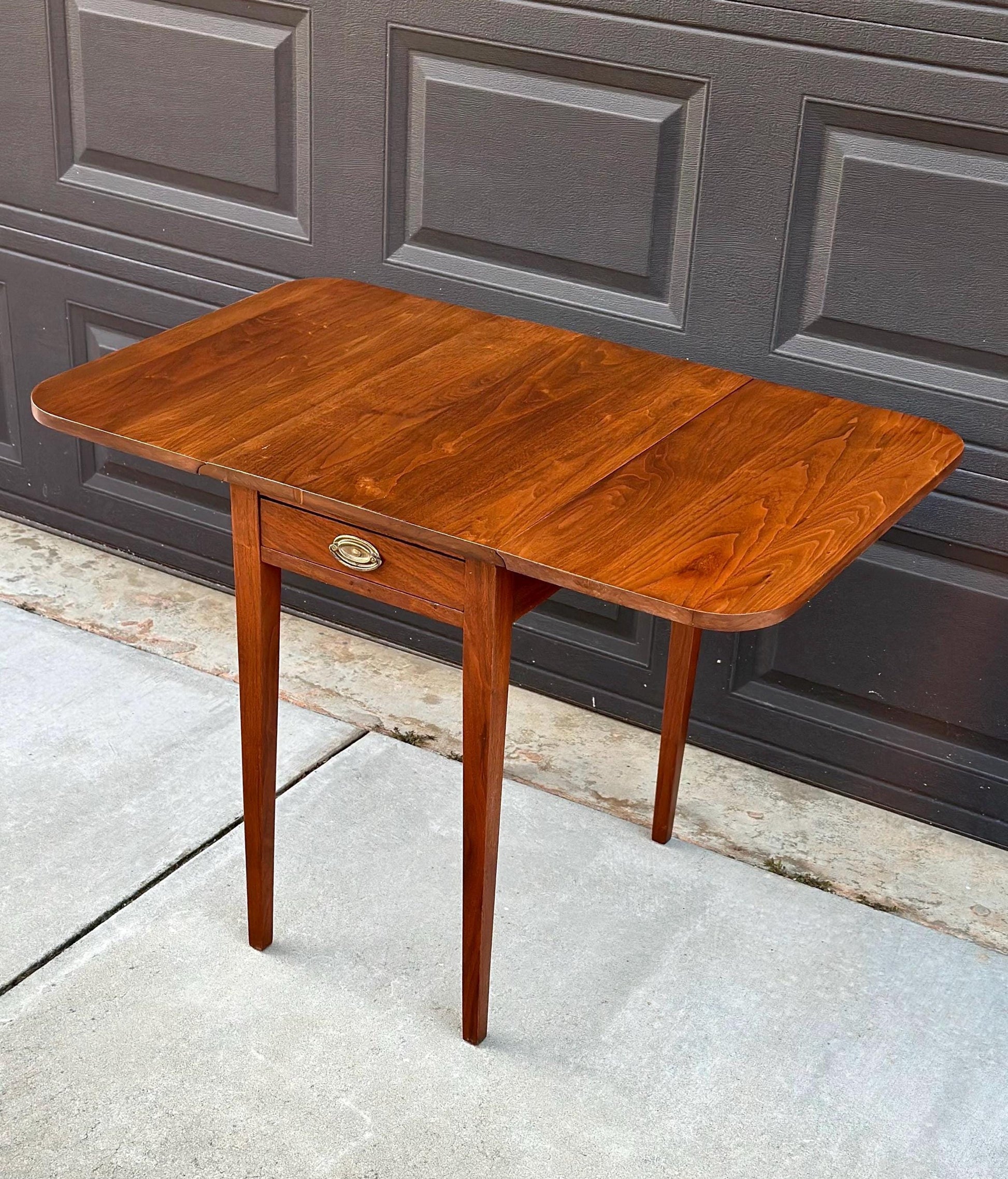 Antique Early 1900's Solid Wood Hepplewhite Cherry Drop-Leaf Table