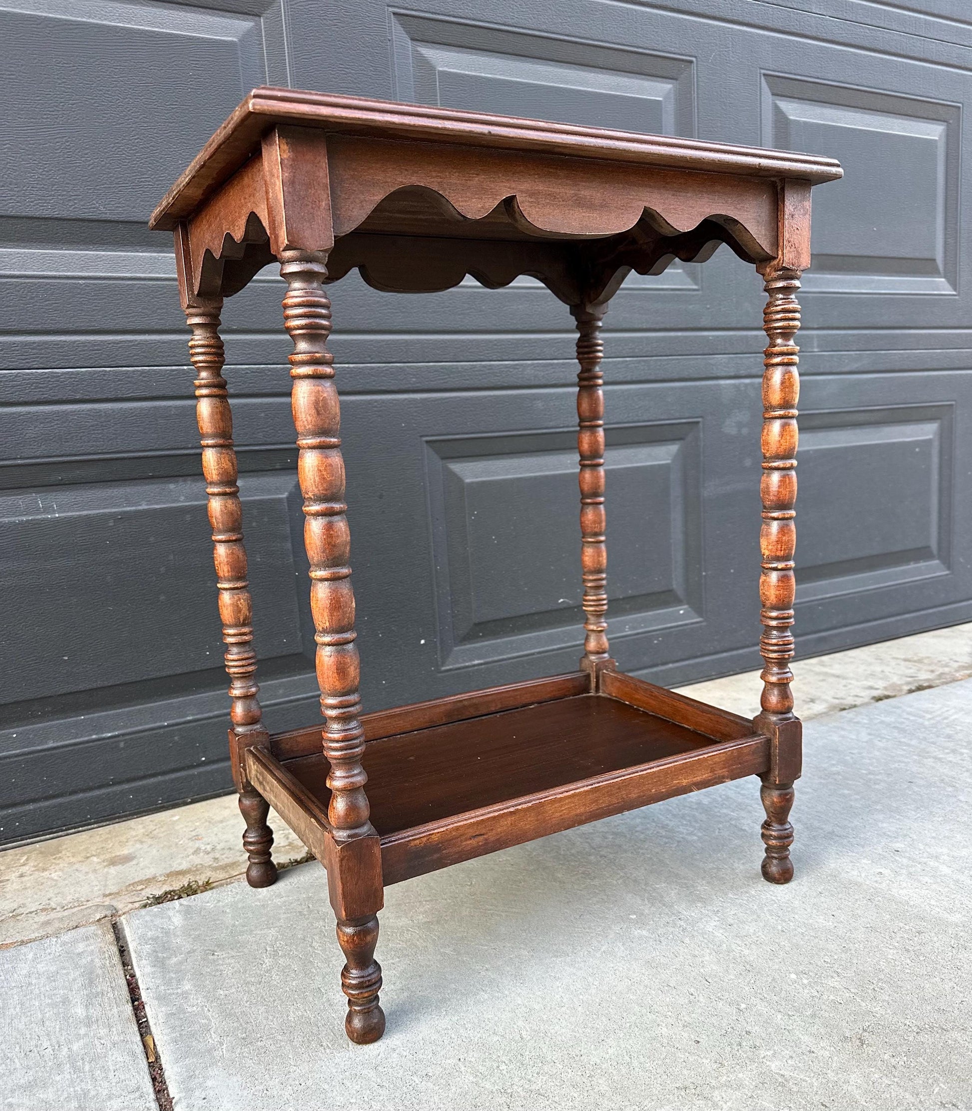 Antique Early 1900's Solid Wood Spindle Leg Mahogany Accent Table