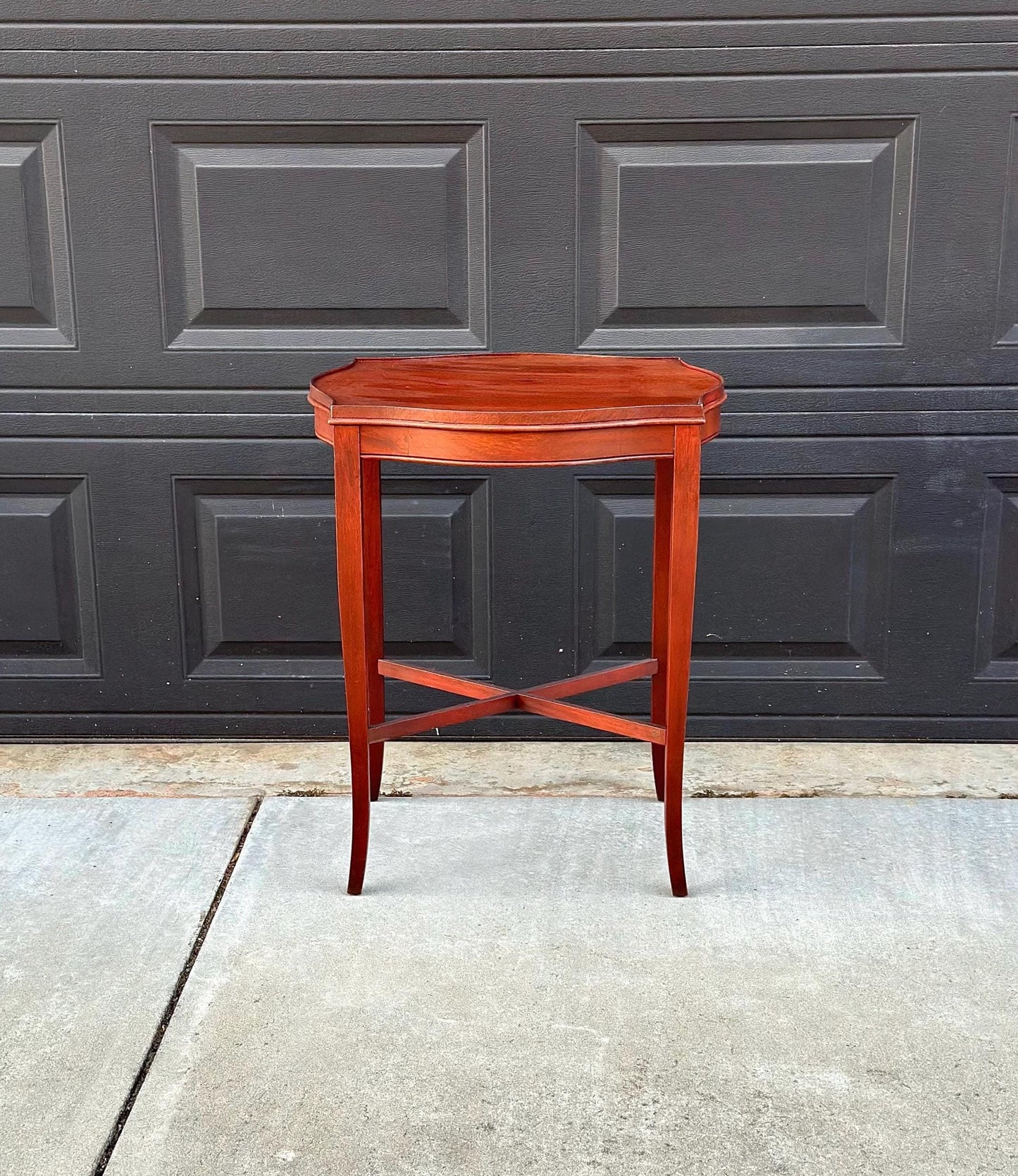 Antique Mid 1900's Hepplewhite Mahogany Stretcher Base Lamp Table