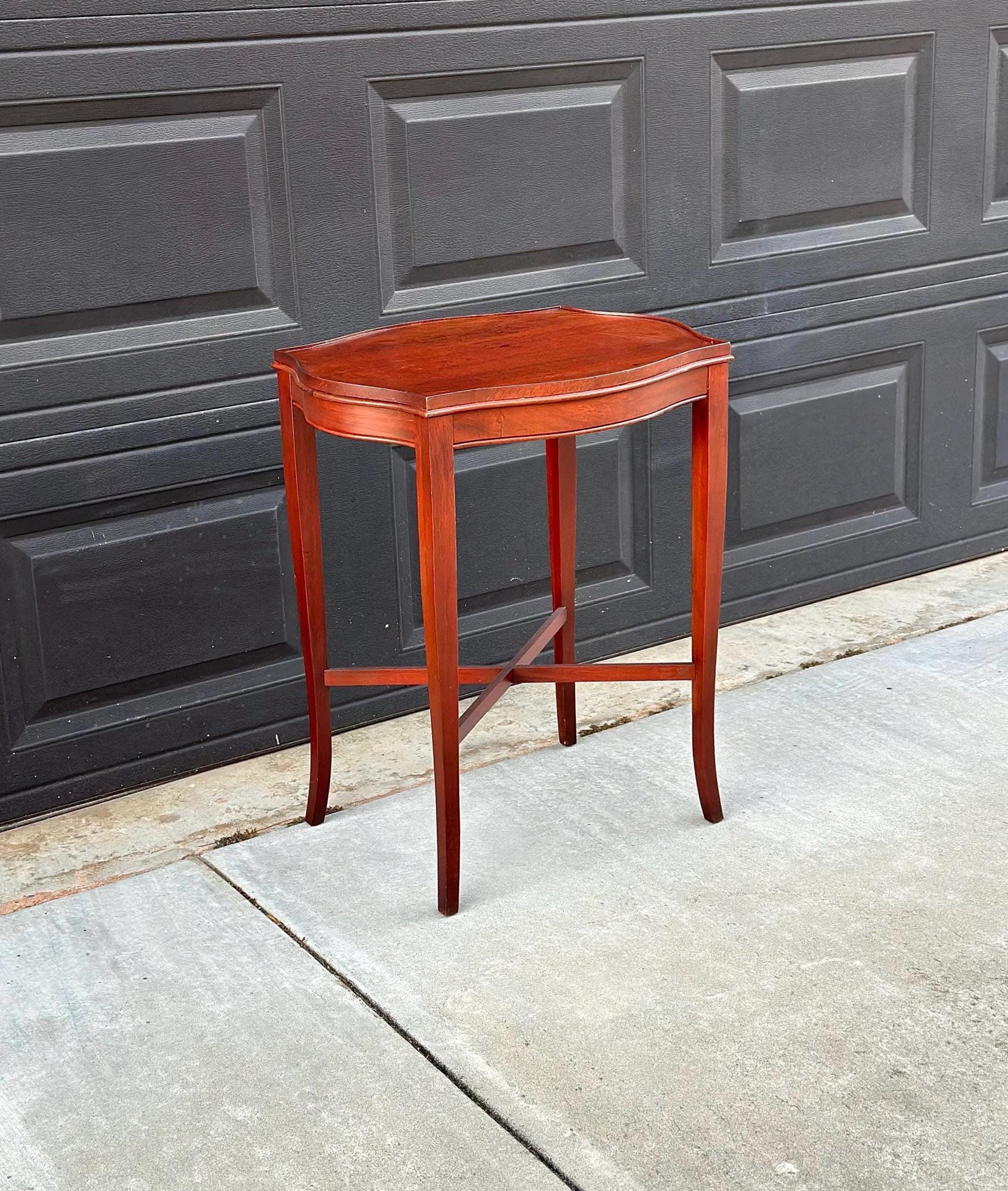 Antique Mid 1900's Hepplewhite Mahogany Stretcher Base Lamp Table