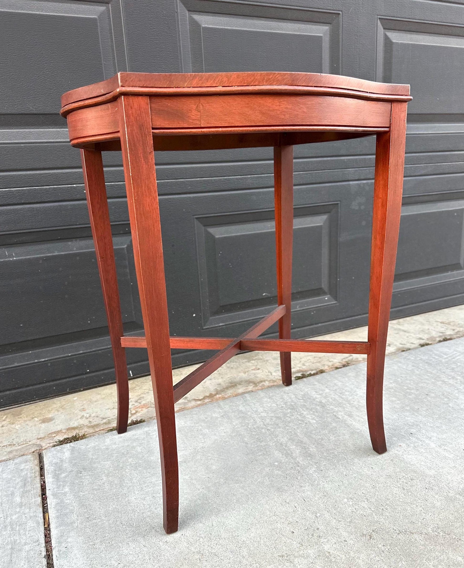 Antique Mid 1900's Hepplewhite Mahogany Stretcher Base Lamp Table