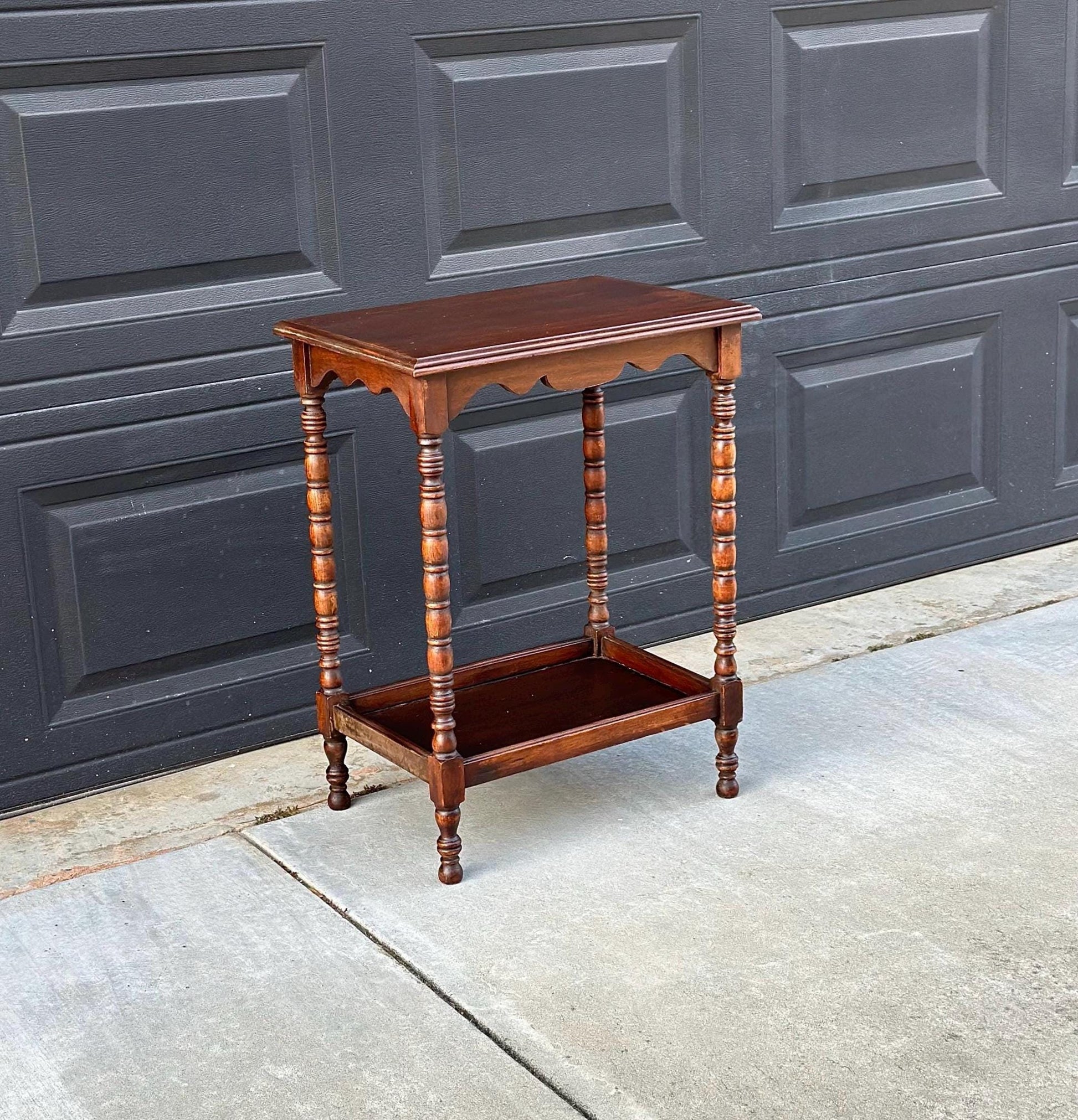Antique Early 1900's Solid Wood Spindle Leg Mahogany Accent Table