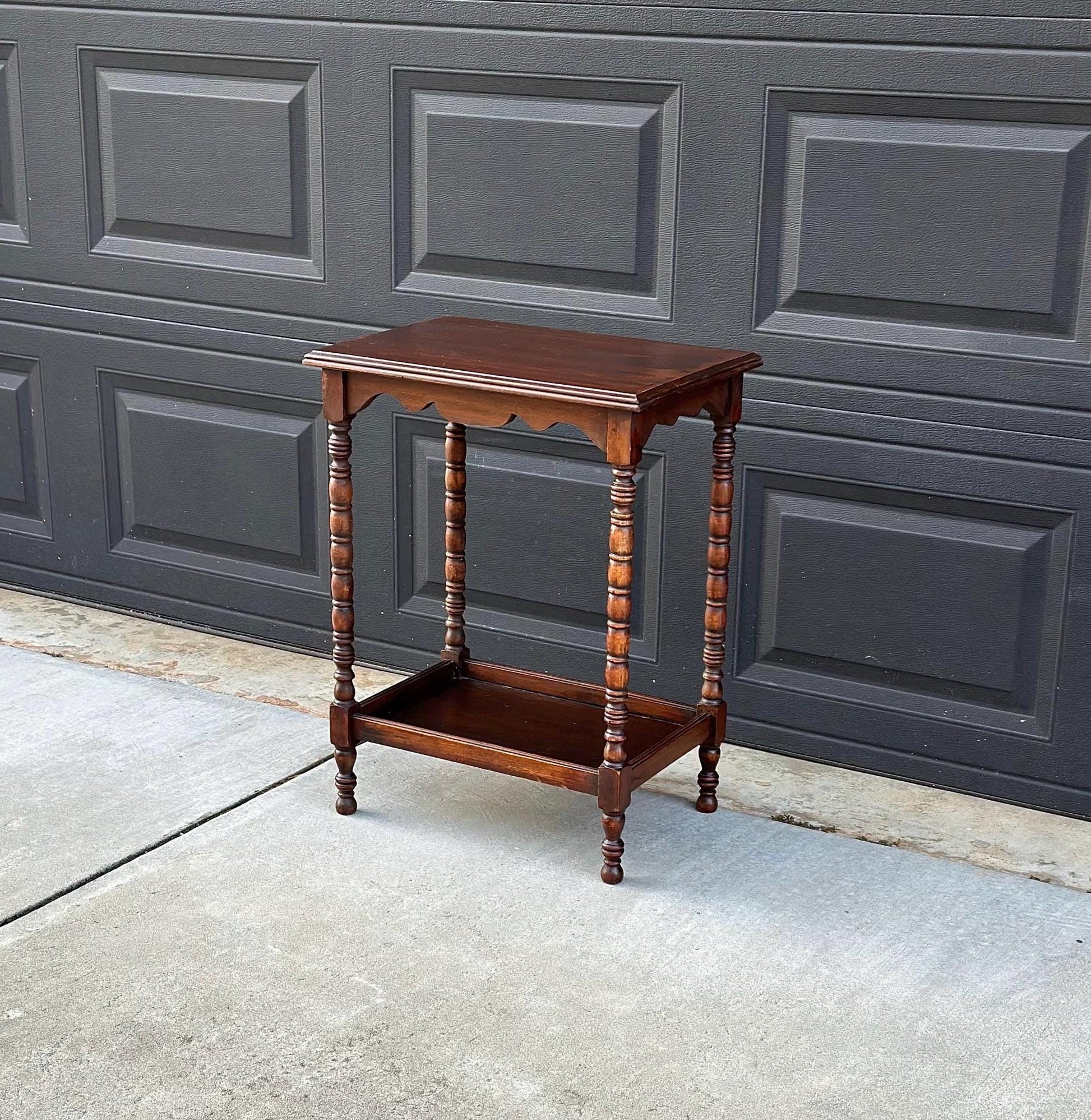 Antique Early 1900's Solid Wood Spindle Leg Mahogany Accent Table