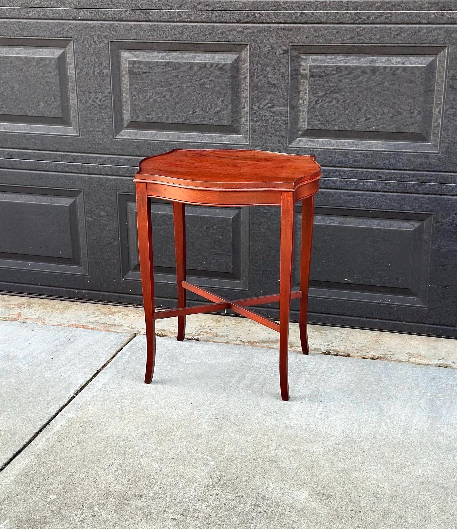Antique Mid 1900's Hepplewhite Mahogany Stretcher Base Lamp Table