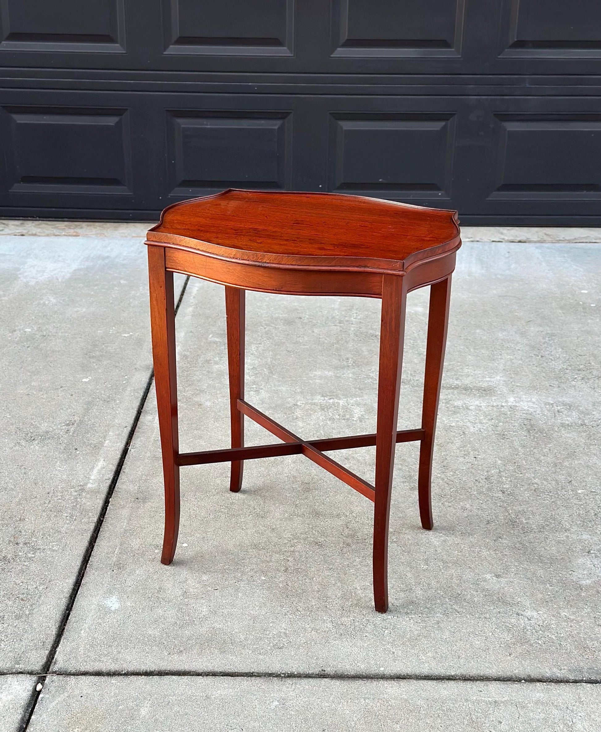 Antique Mid 1900's Hepplewhite Mahogany Stretcher Base Lamp Table