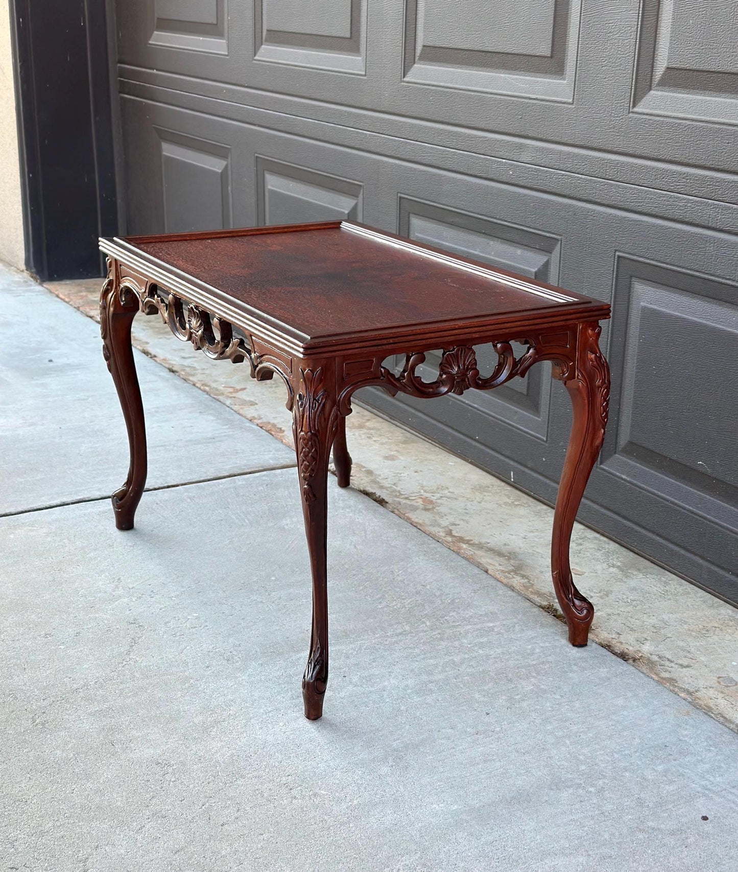 Antique Early 1900's Victorian Book-Matched Mahogany Wood Carved Coffee Table