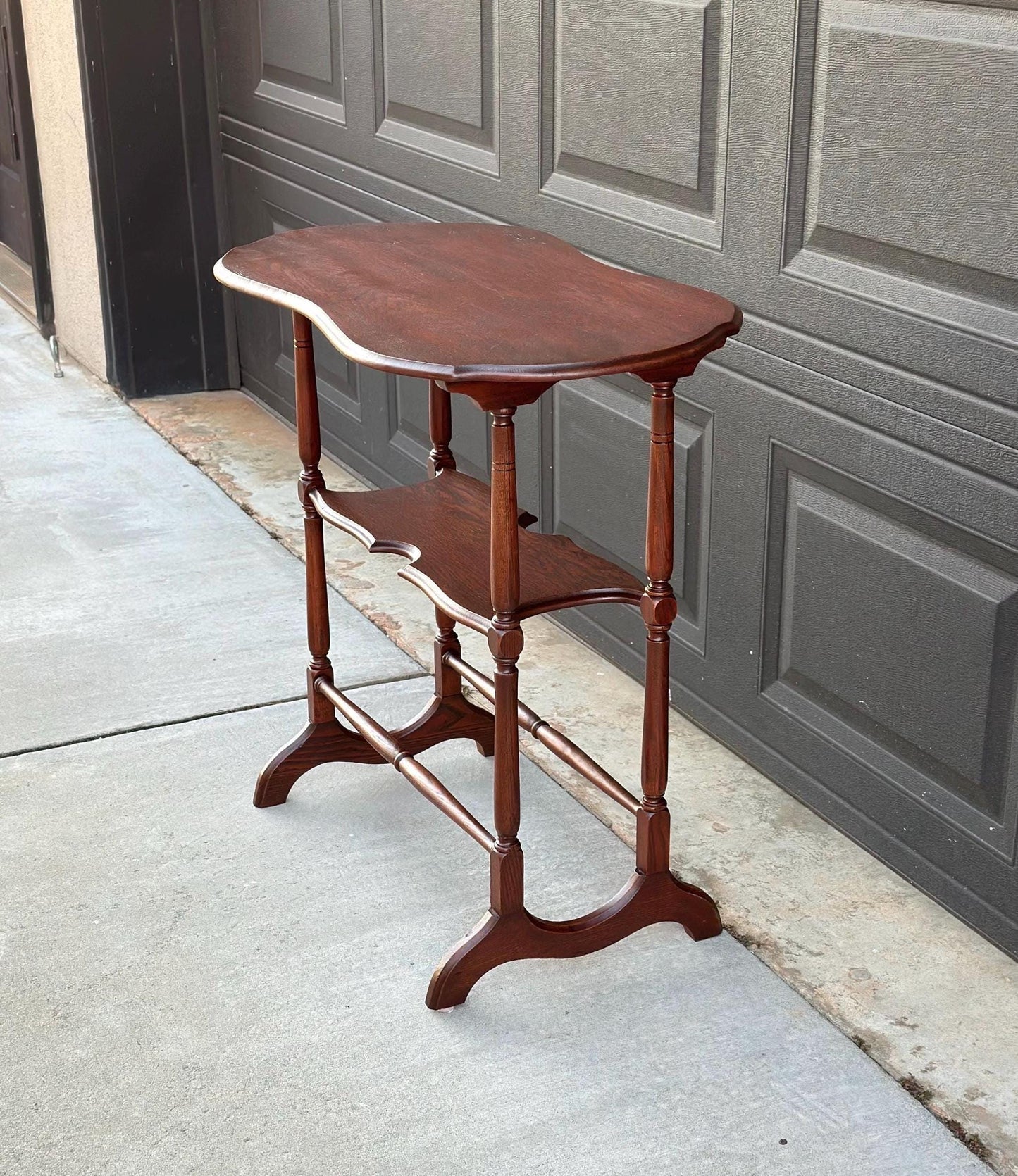 Antique Early 1900's Solid Mahogany Wood Colonial Entry Table