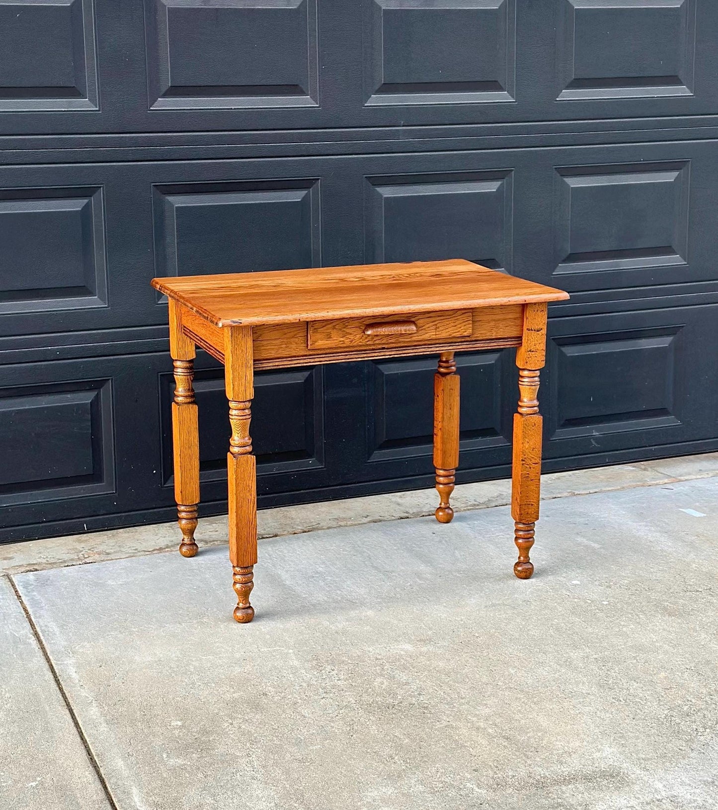 Antique Early 1900's Arts & Crafts Solid Wood Single Drawer Oak Table
