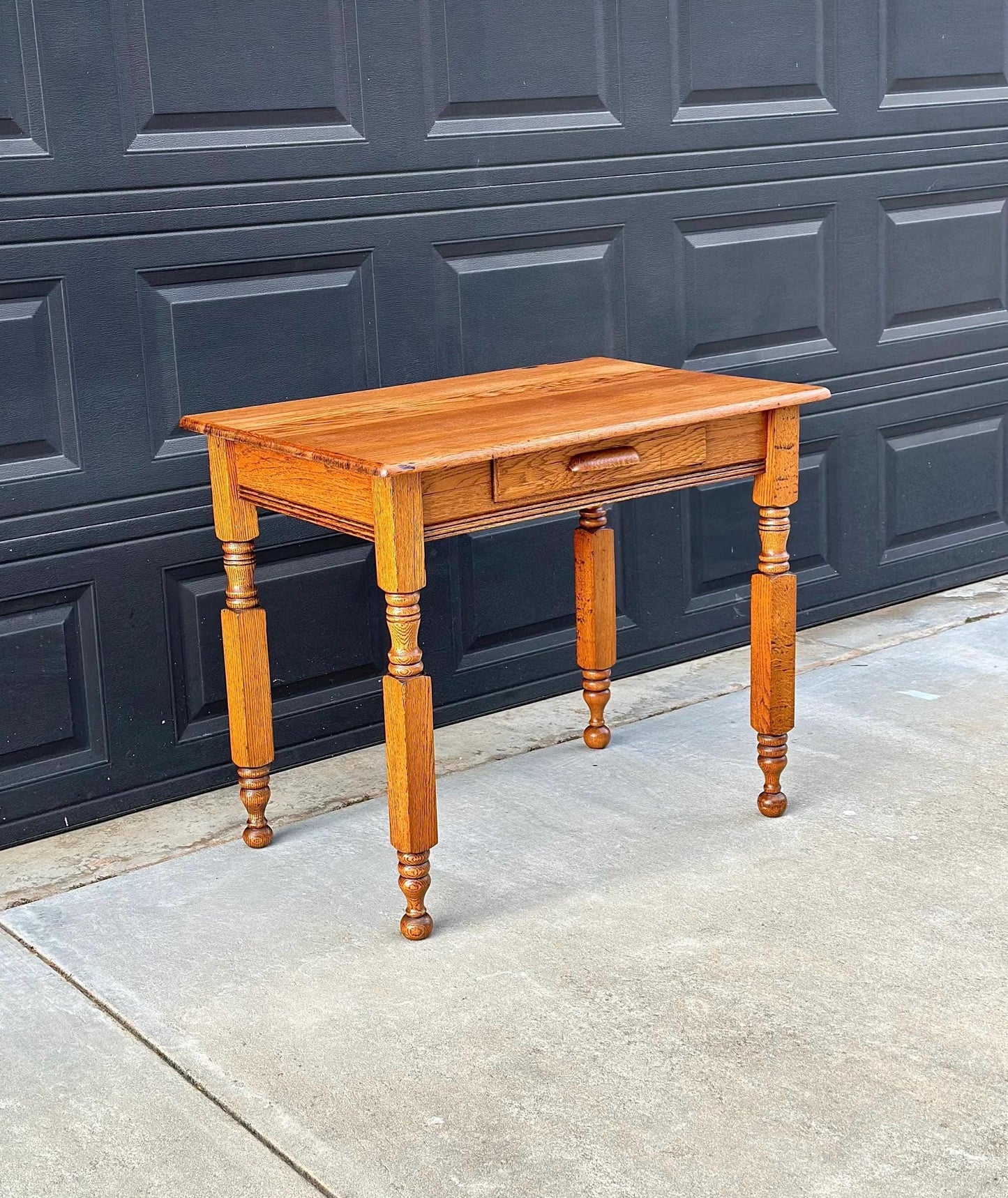 Antique Early 1900's Arts & Crafts Solid Wood Single Drawer Oak Table