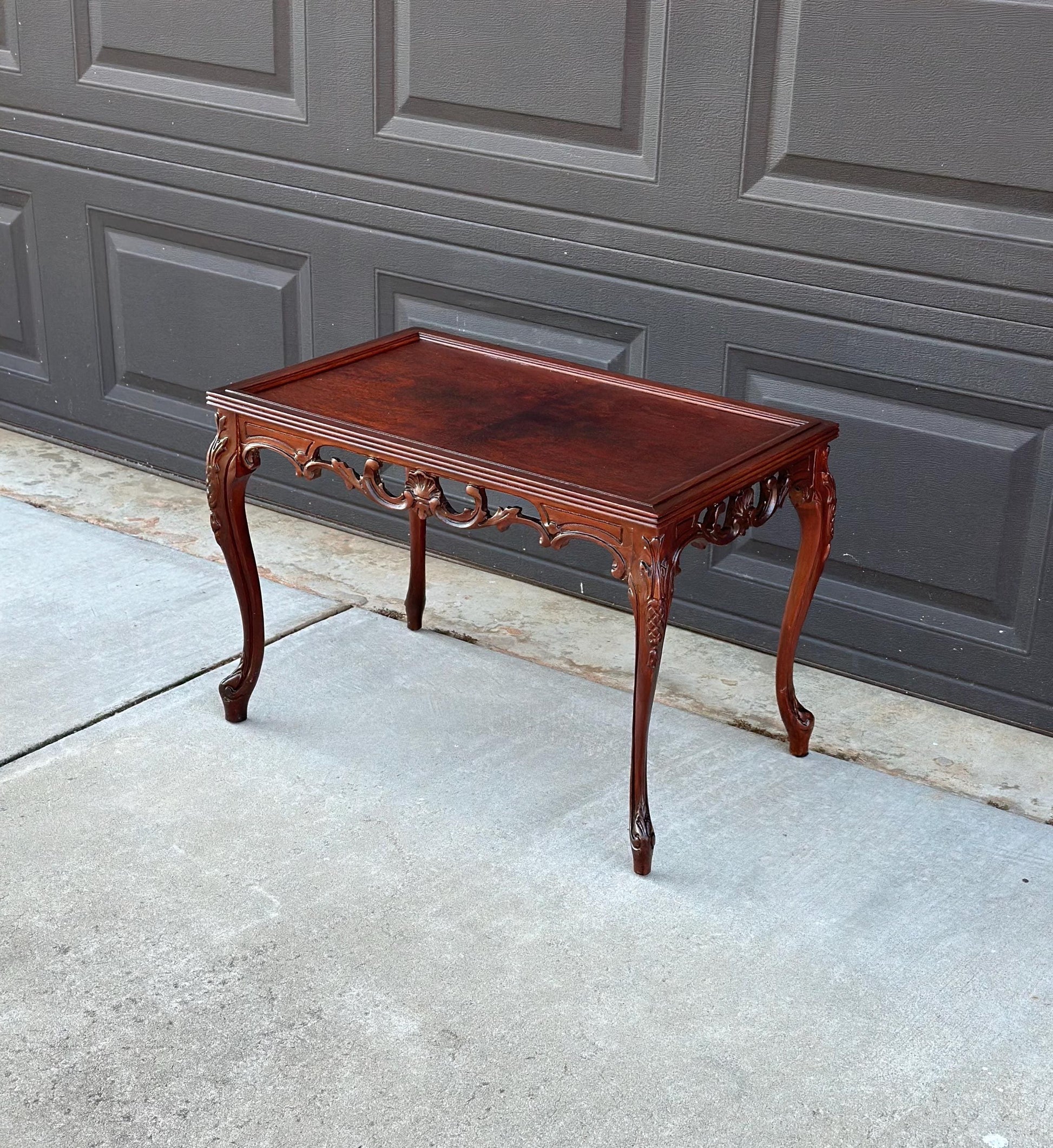Antique Early 1900's Victorian Book-Matched Mahogany Wood Carved Coffee Table