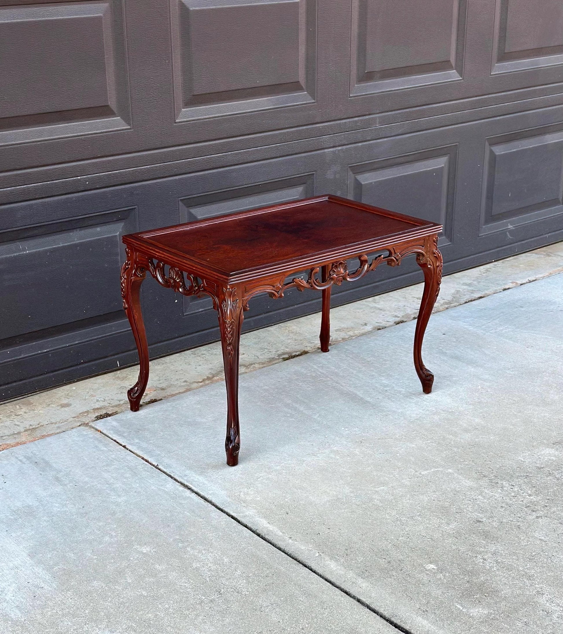 Antique Early 1900's Victorian Book-Matched Mahogany Wood Carved Coffee Table