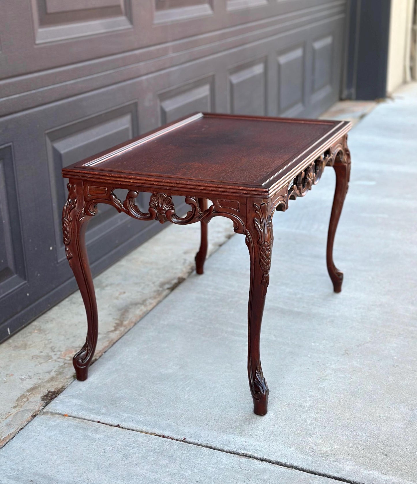 Antique Early 1900's Victorian Book-Matched Mahogany Wood Carved Coffee Table