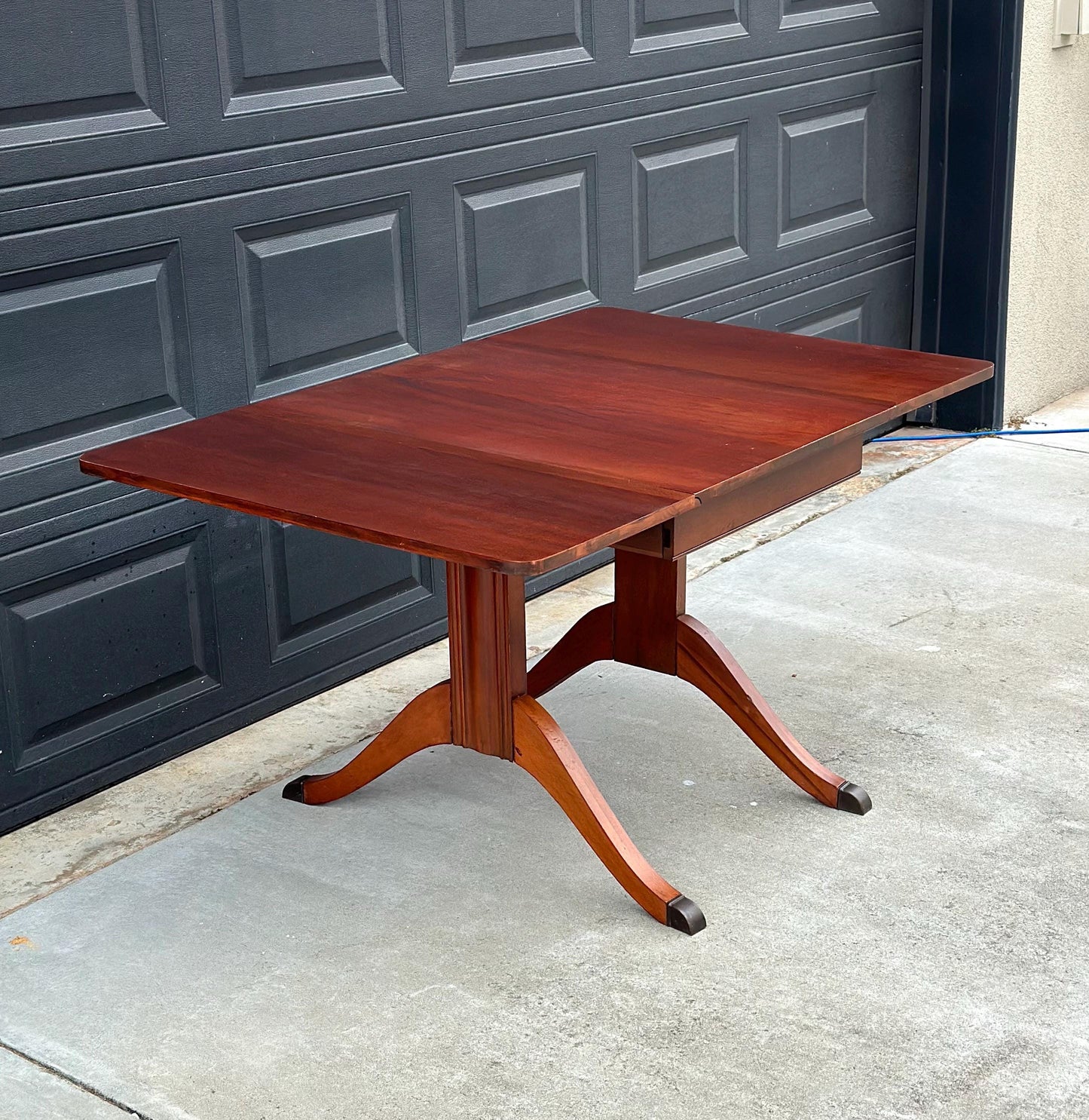 Vintage Mid 1900's Solid Wood Expanding Drop Leaf Mahogany Dining Table