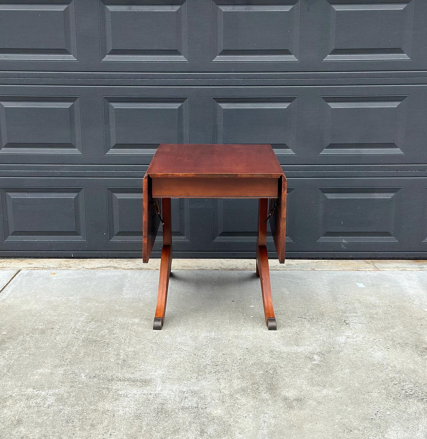 Vintage Mid 1900's Solid Wood Expanding Drop Leaf Mahogany Dining Table