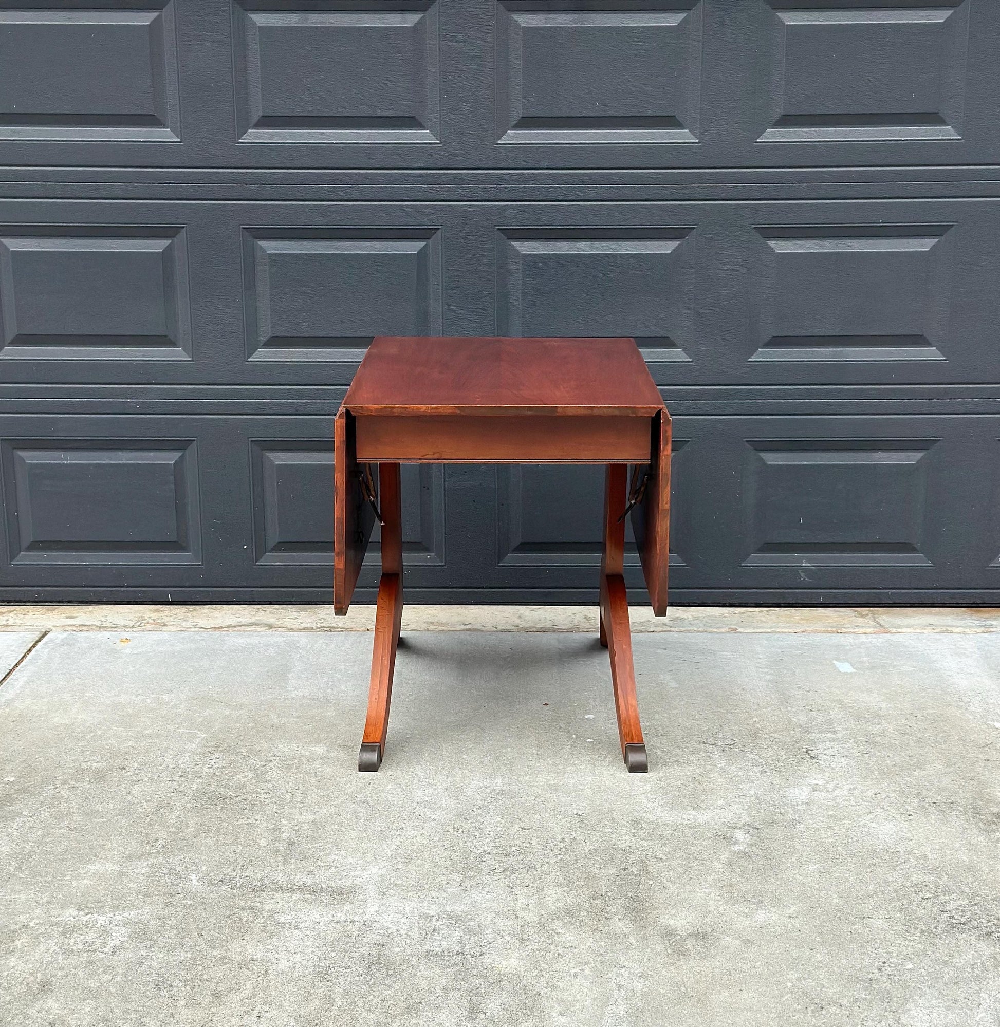 Vintage Mid 1900's Solid Wood Expanding Drop Leaf Mahogany Dining Table