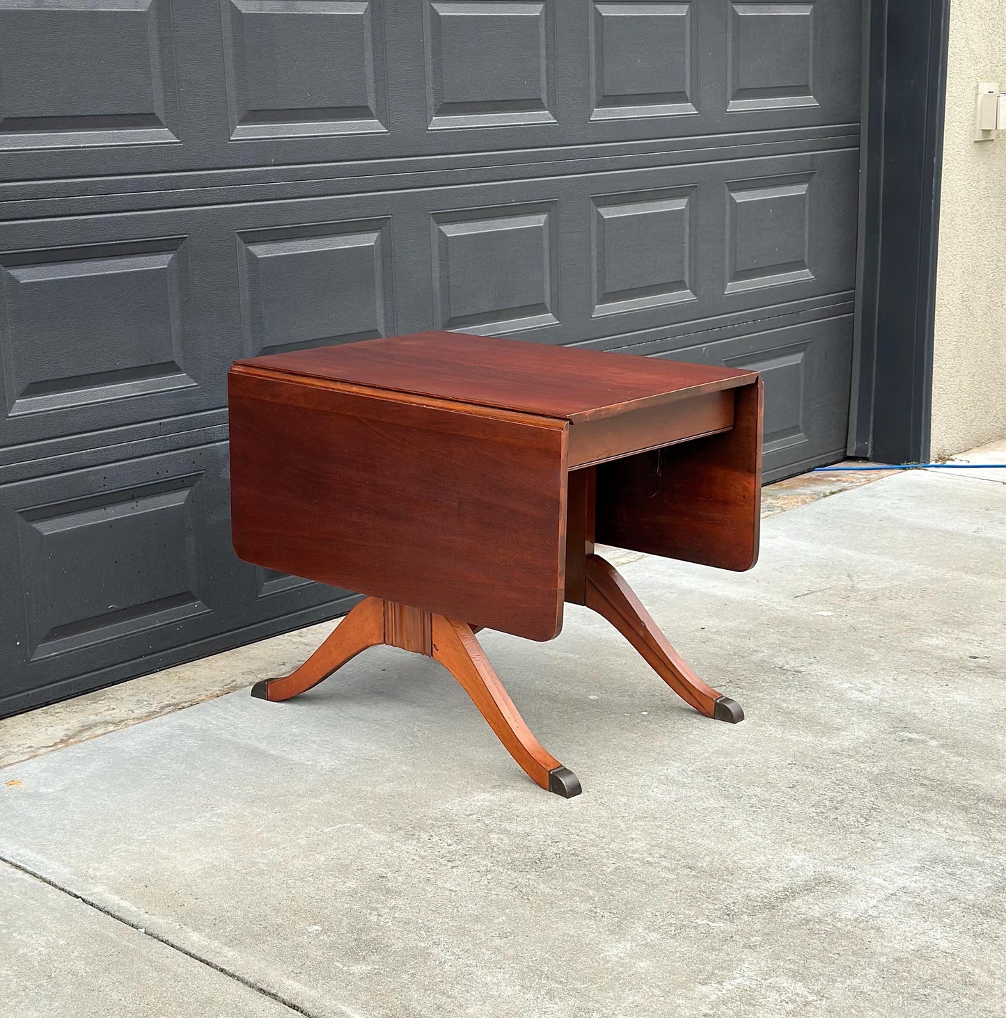 Vintage Mid 1900's Solid Wood Expanding Drop Leaf Mahogany Dining Table