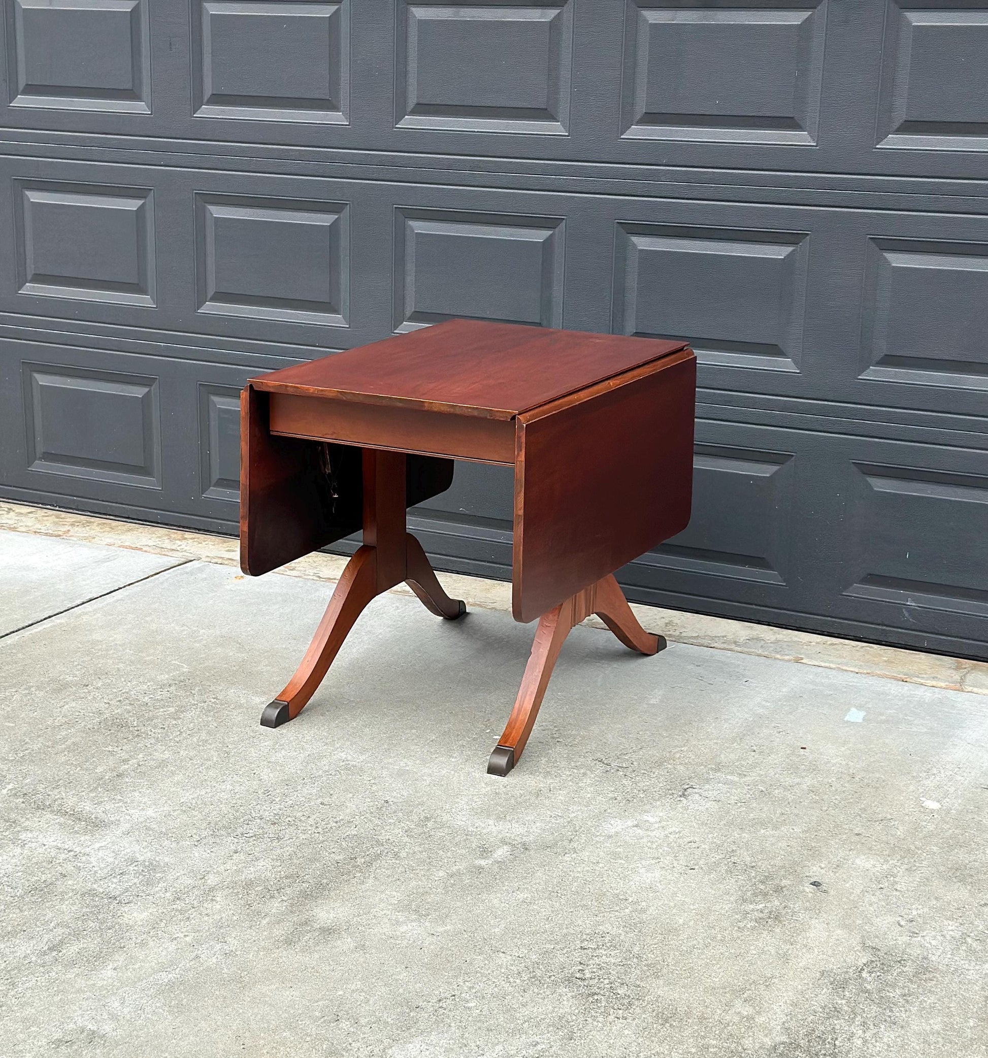 Vintage Mid 1900's Solid Wood Expanding Drop Leaf Mahogany Dining Table