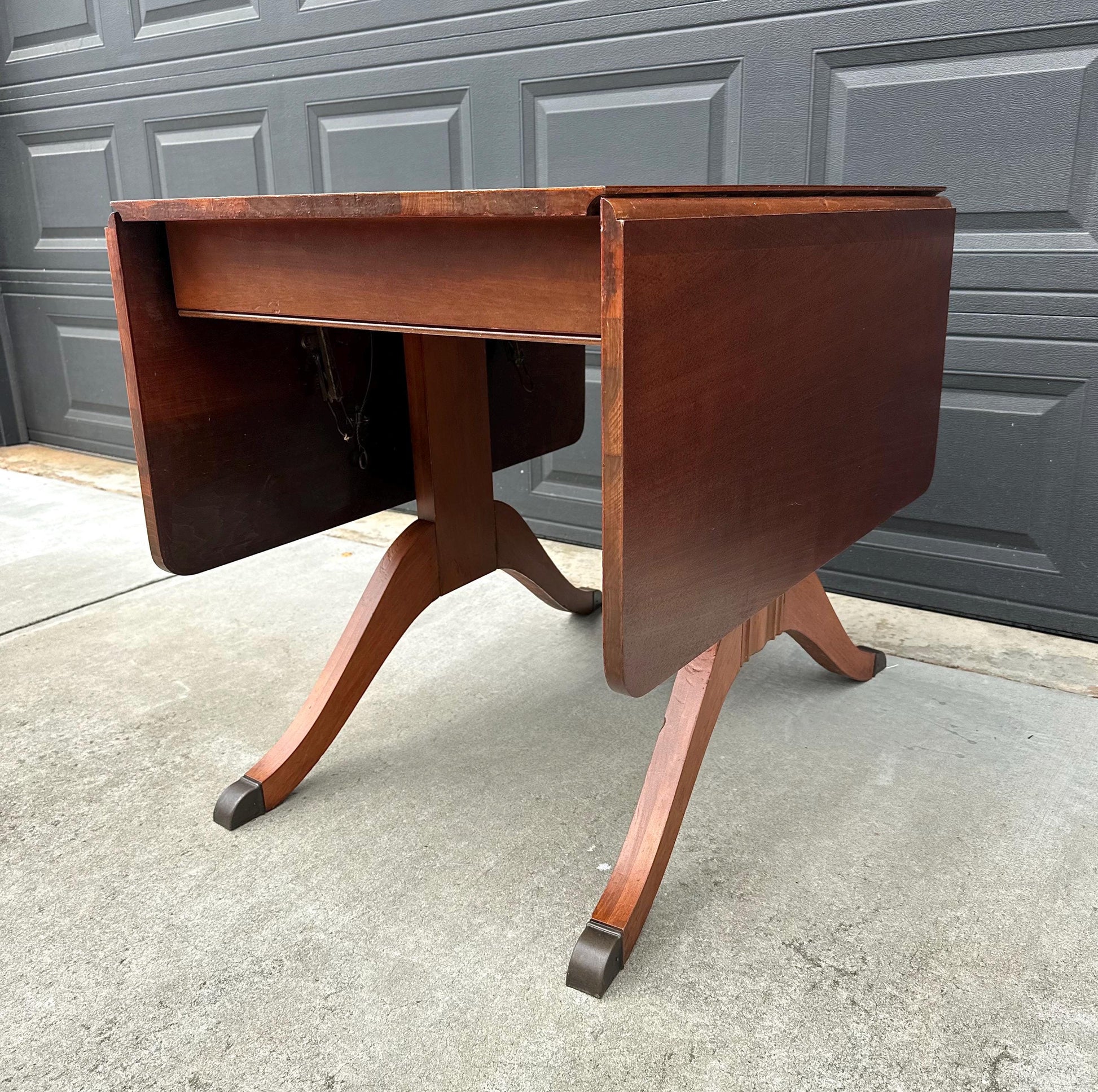 Vintage Mid 1900's Solid Wood Expanding Drop Leaf Mahogany Dining Table